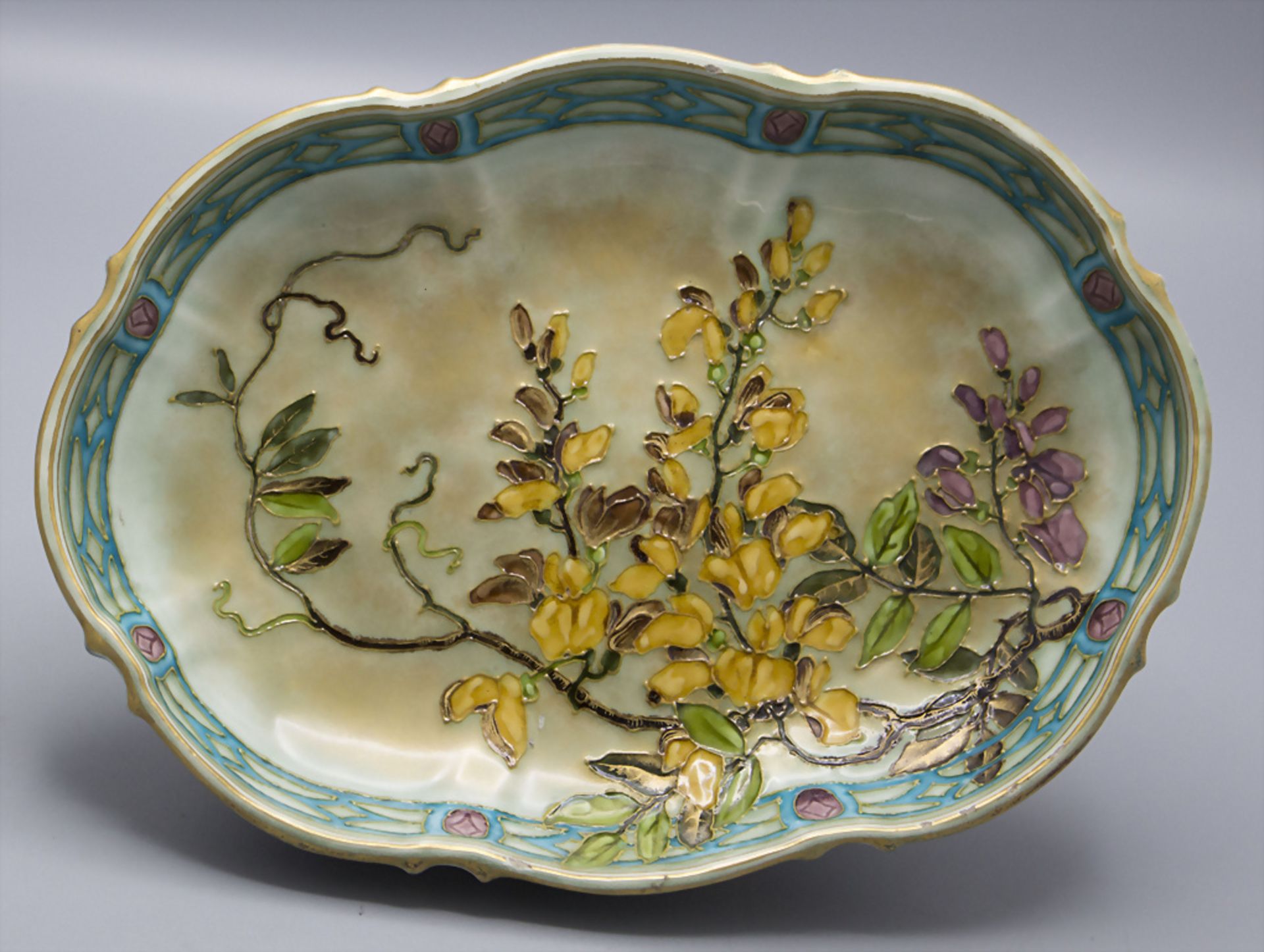 Jugendstil Schale mit Silbermontur / An Art Nouveau faience bowl with silver mount, ...