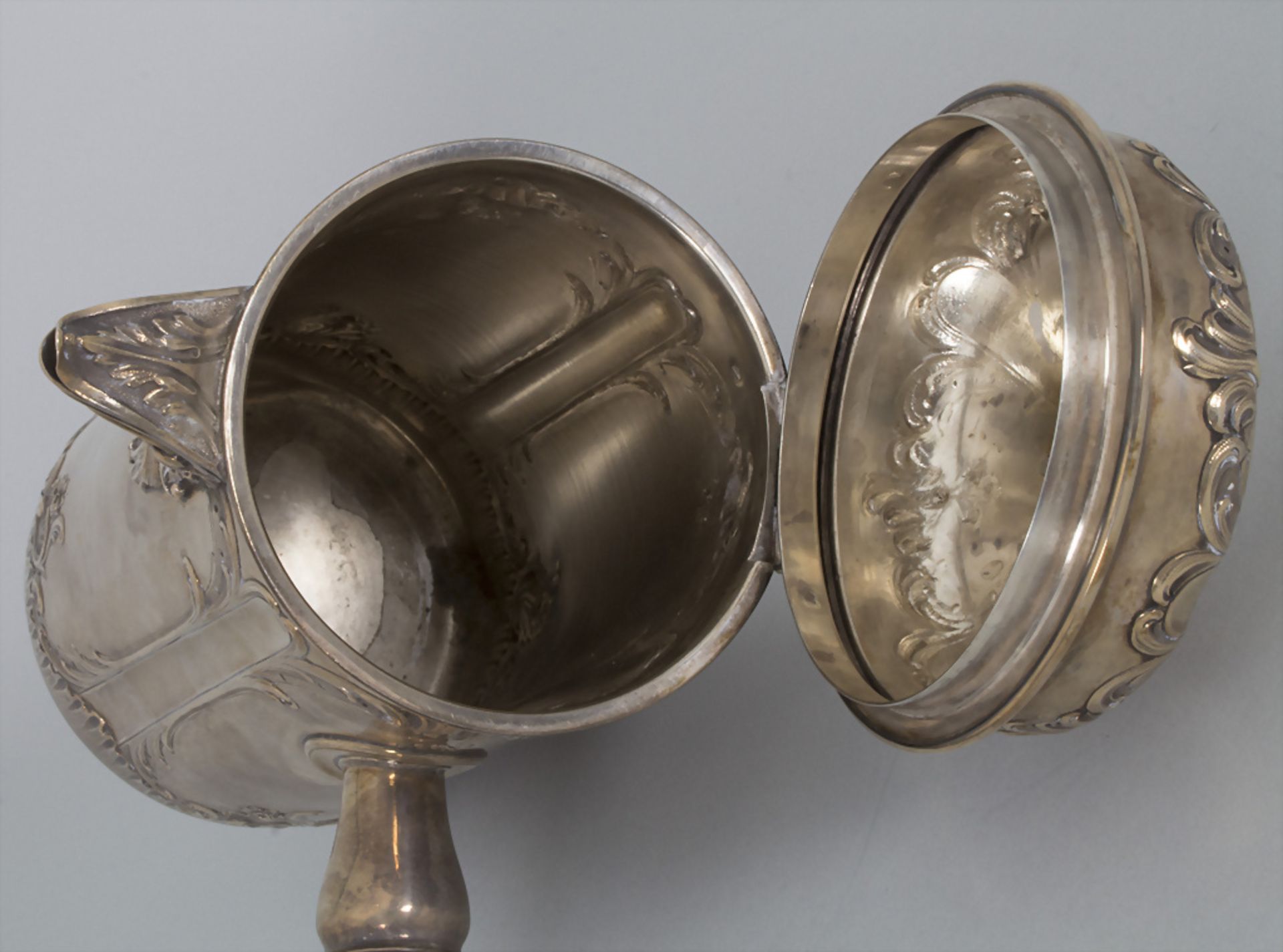 Chocolatière / Schokoladenkanne / A silver chocolate pot, Albert Deflon, Paris, 1907-20 - Image 4 of 9