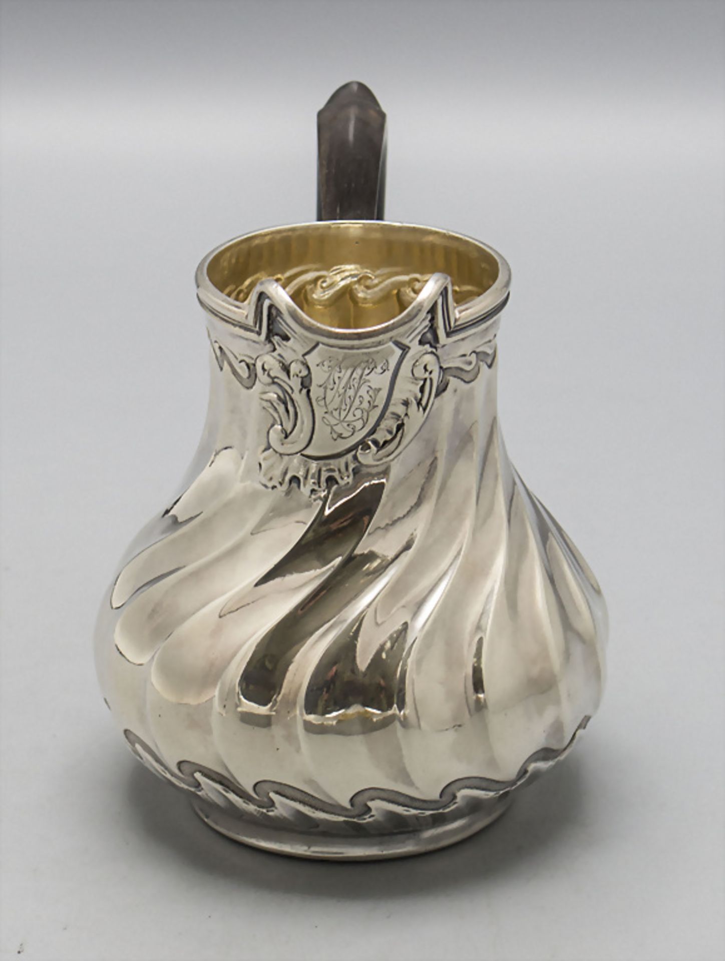 Teekanne und Sahnegießer / A silver tea pot and creamer, Merite, Paris, um 1900 - Image 10 of 13