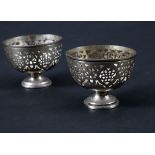 2 Zarf / 2 zarf en argent massif / A set of 2 silver zarf, Osmanisches Reich / Ottoman, 19. Jh.