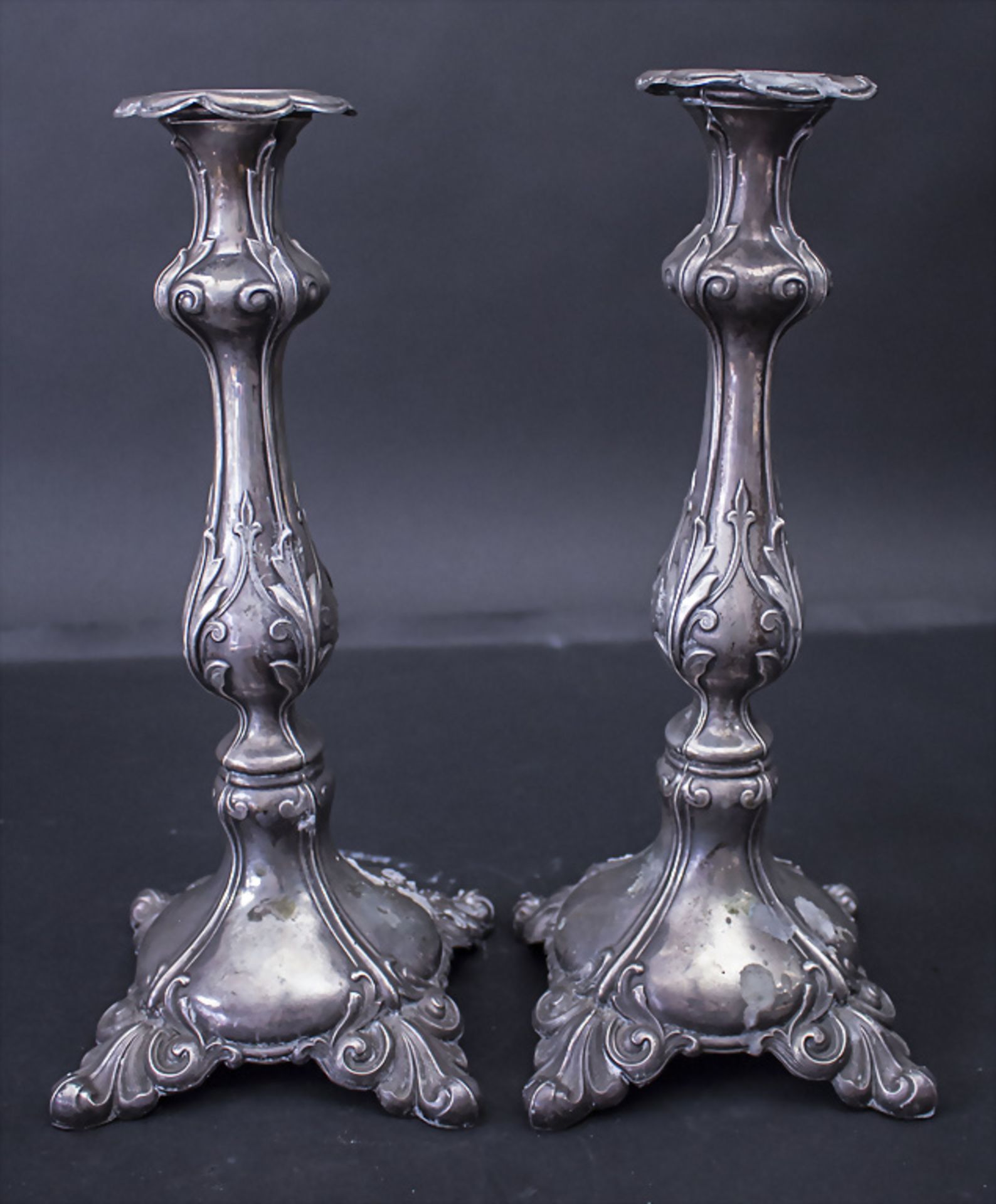 Paar Kerzenleuchter / A pair of silver candlesticks, Schweden, 1897
