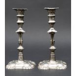 Paar Barock Kerzenleuchter / A pair of Baroque silver candlesticks, Edward Wakelin, London, 1758