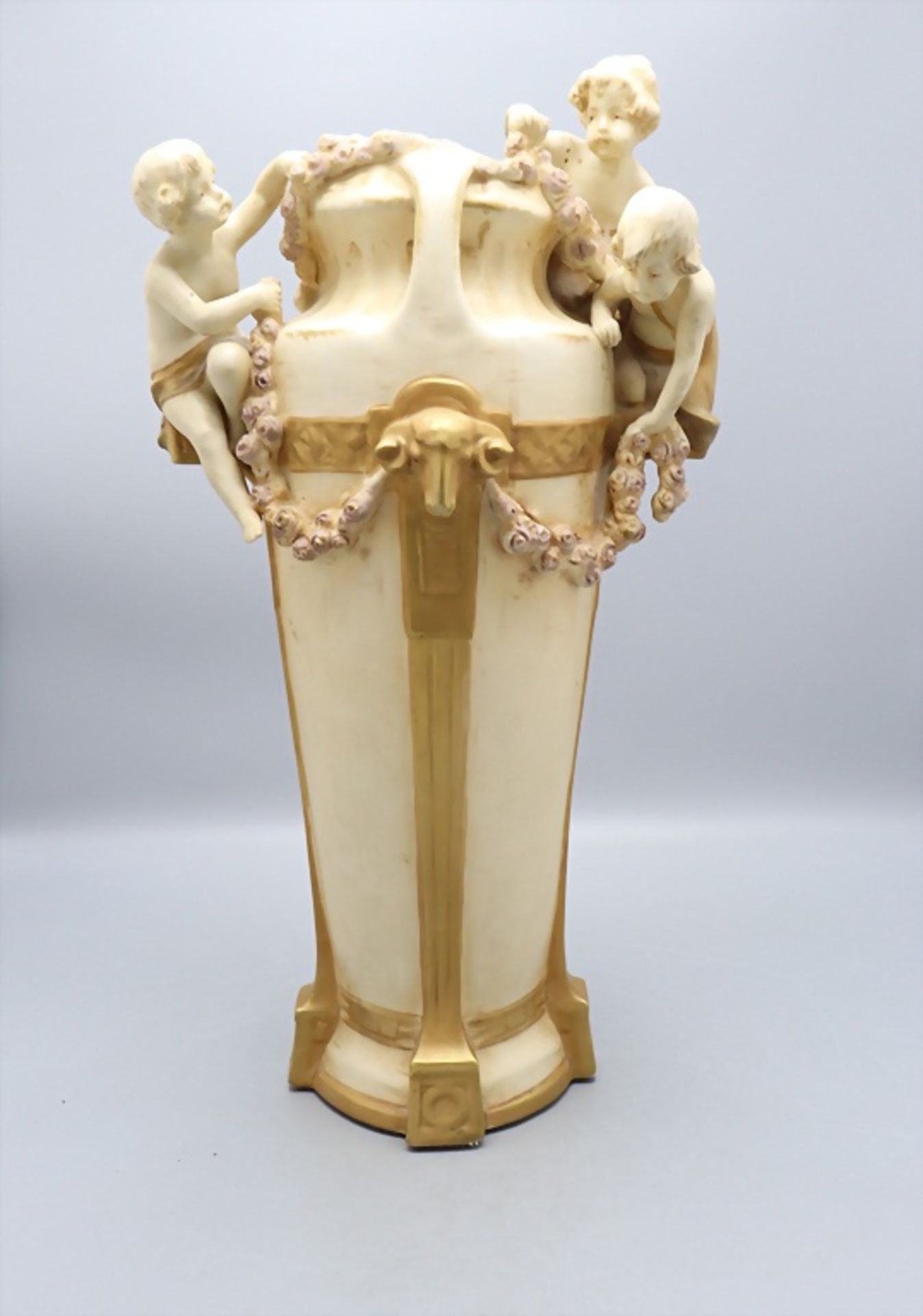Figürliche Jugendstil Vase / A figural Art Nouveau vase, Royal Dux, Bohemia/Böhmen, um 1900