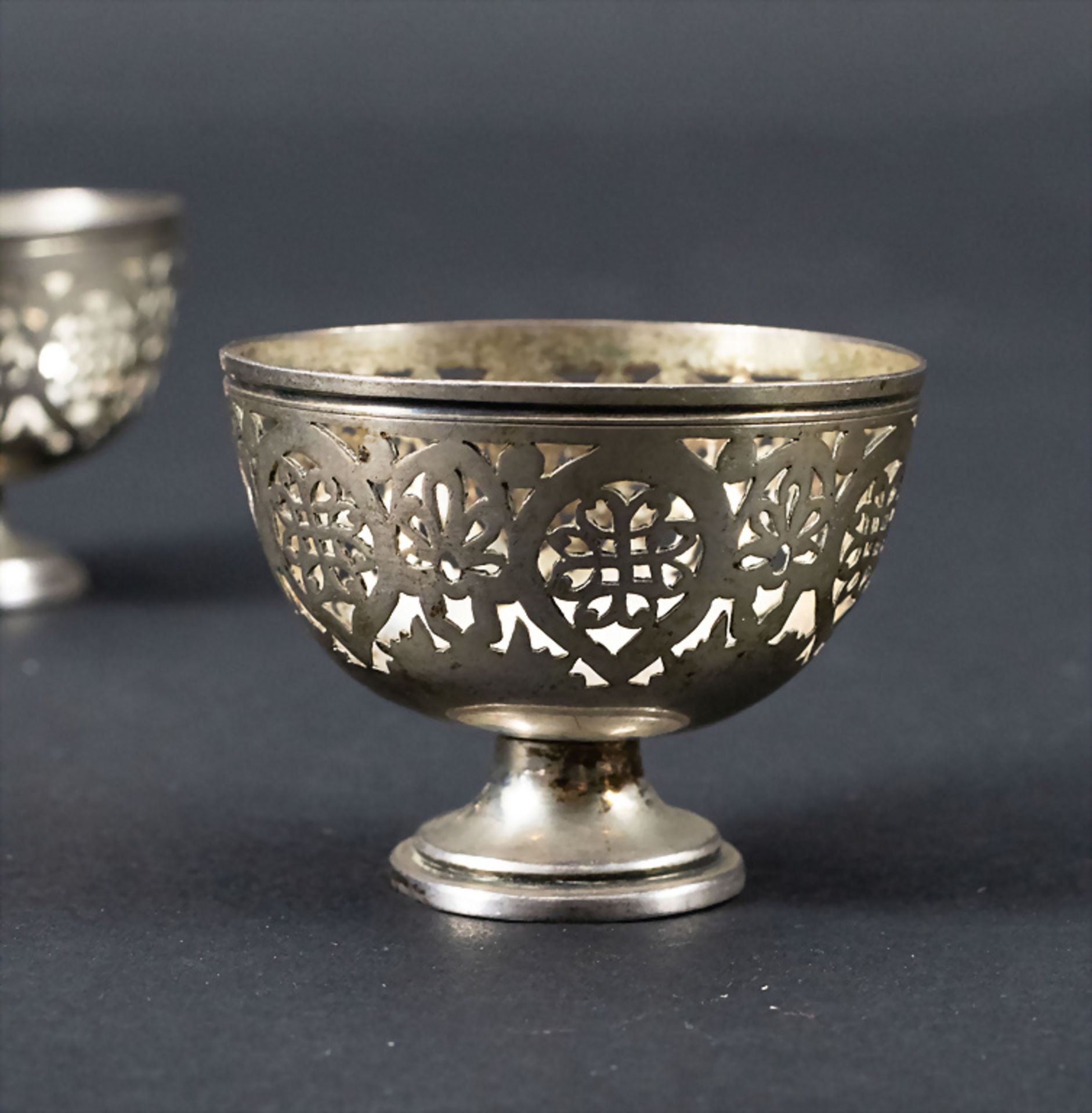 2 Zarf / 2 zarf en argent massif / A set of 2 silver zarf, Osmanisches Reich / Ottoman, 19. Jh. - Image 3 of 7