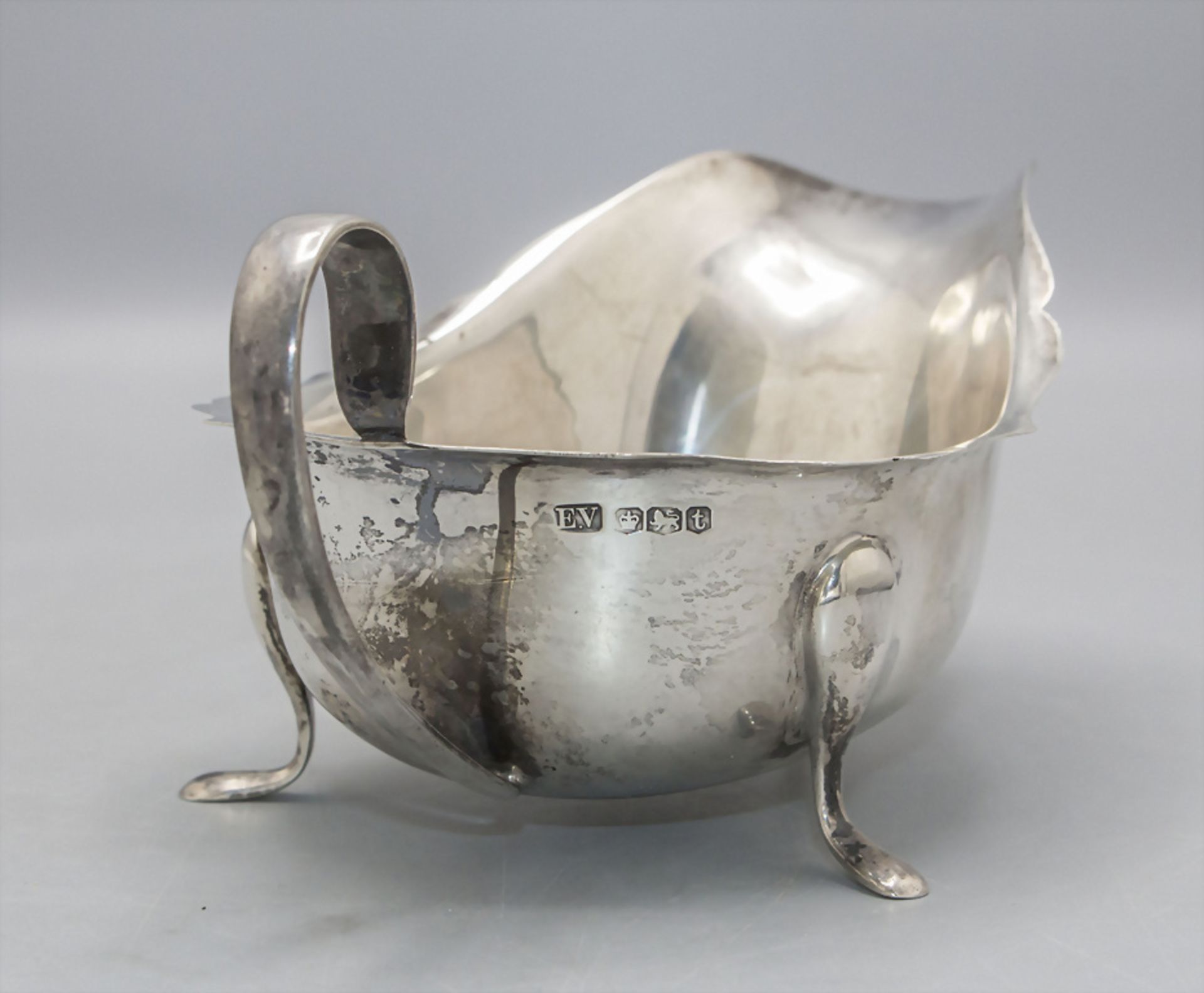 Sauciere auf drei Füßen / A silver sauce boat, Edward Viner, Sheffield, 1936 - Image 3 of 5