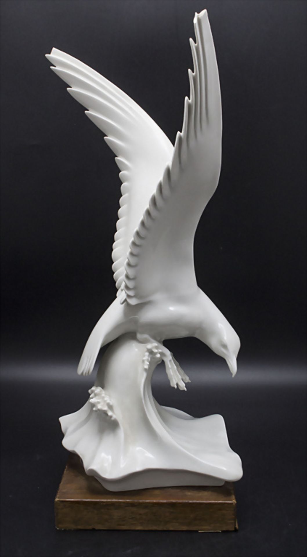 'Möwe' / A figure of a sea gull, Meissen, 20. Jh.