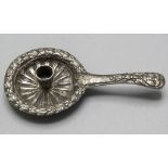 Miniatur Handleuchter / A miniature silver candle holder with handle, deutsch, um 1900