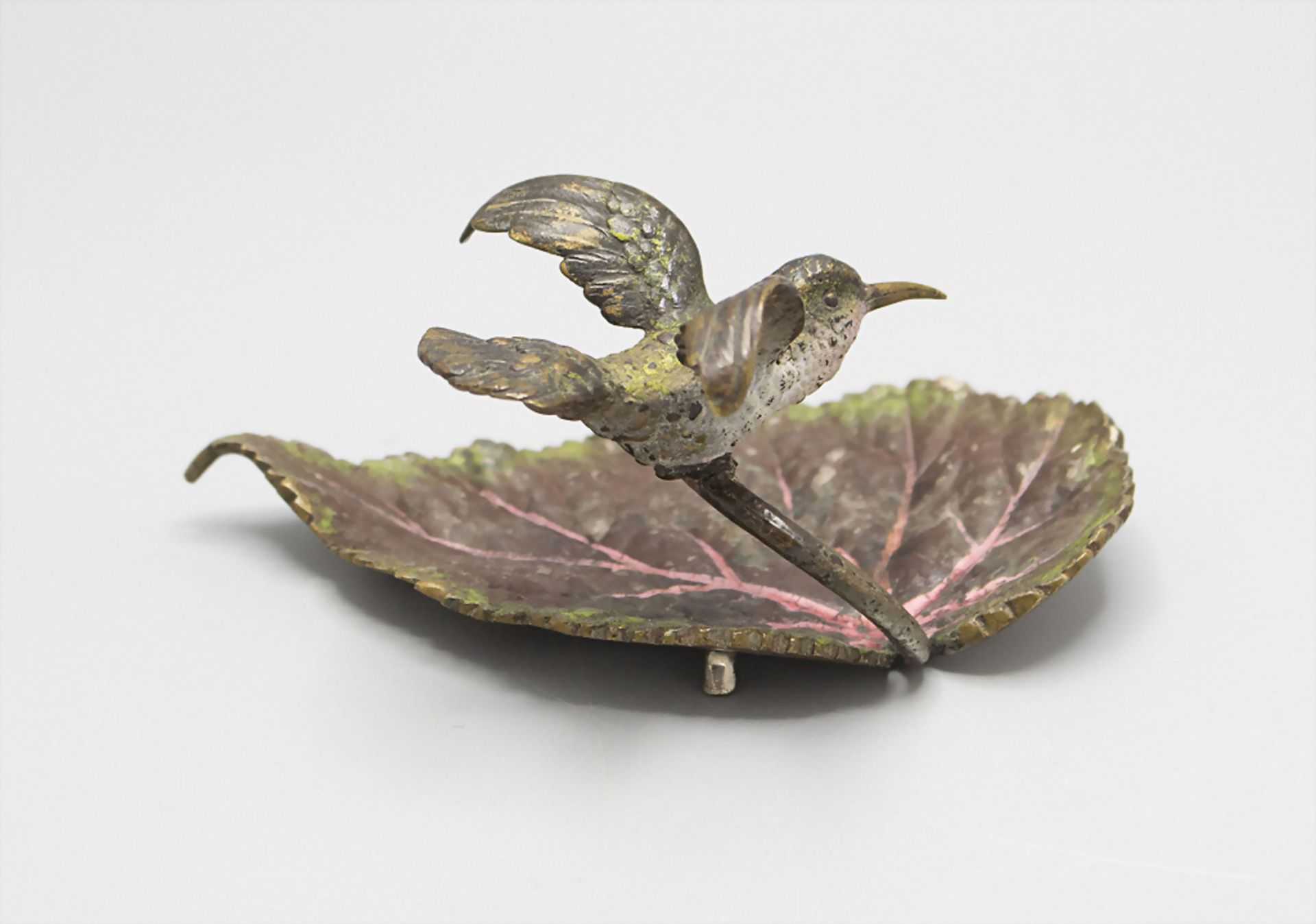 Wiener Bronze 'Kolibri auf Blattstengel' / A Vienna bronze of a humming-bird on a leaf stem, ... - Bild 3 aus 5