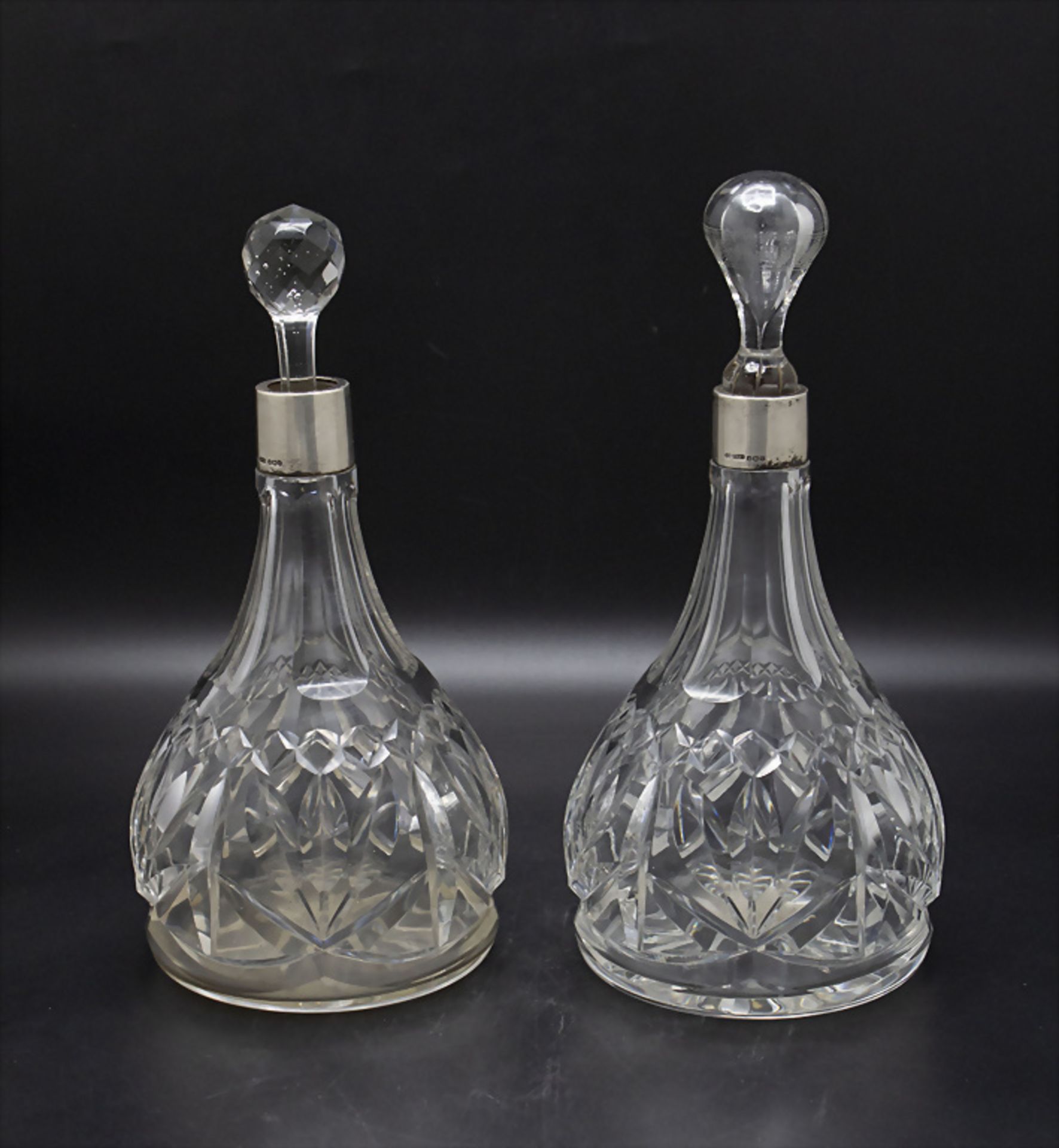 Paar Kristallkaraffen mit Silbermontur / A pair of crystal glass decanter with silver mounts, ...