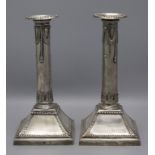 Paar Louis XVI Kerzenleuchter / A pair of Louis XVI silver candlesticks / Paire de Louis XVI. ...