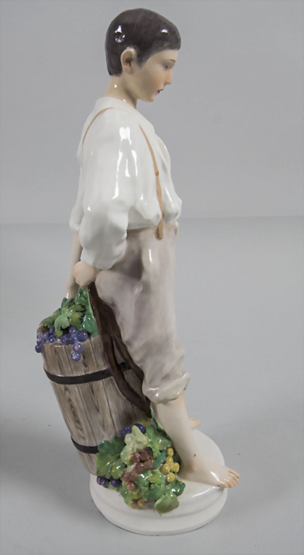 Jugendstil Figur 'Winzerknabe' / An Art Nouveau figurine of a young winemaker, Theodor ... - Bild 4 aus 5