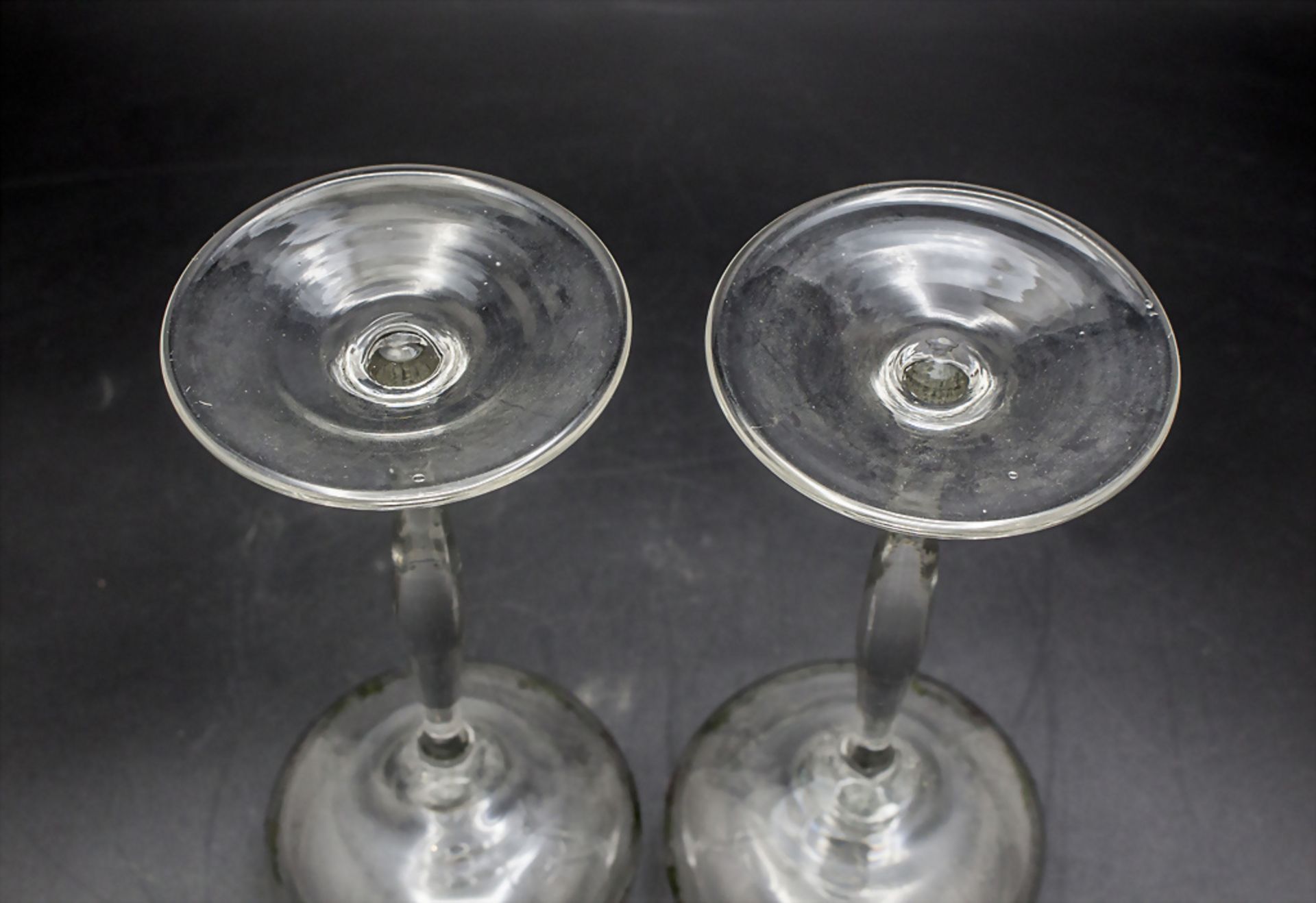 Paar Jugendstil Weingläser / 2 Art Nouveau wine glasses with vine tendrils and grapes, ... - Bild 3 aus 3