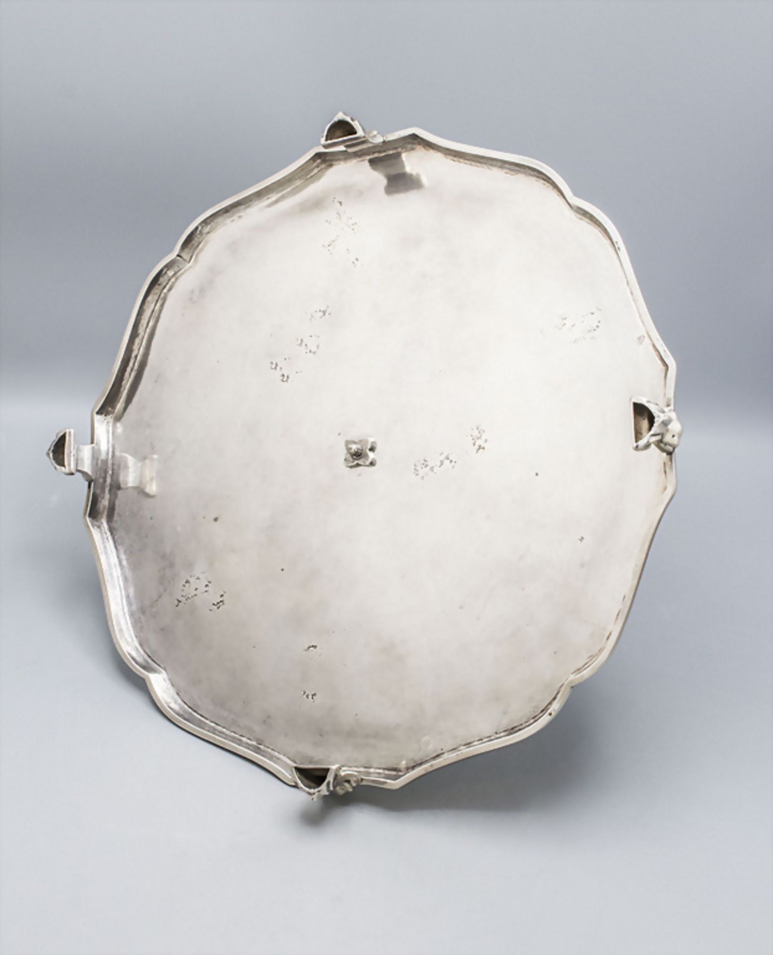 Barock Gebäck-Servierplatte / A Baroque silver serving plate, Venedig/Venice, 18. Jh. - Bild 4 aus 4