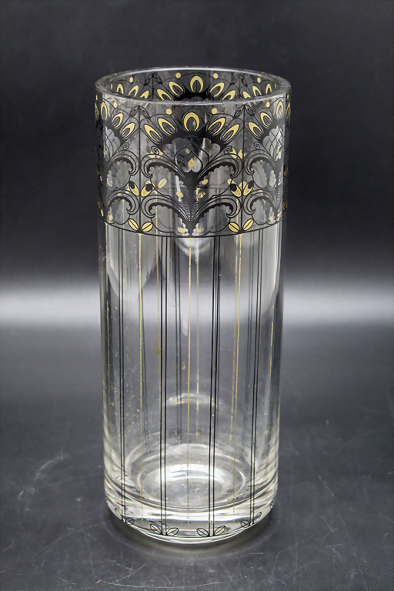 Vase mit Jugendstil Schwarzlotmalerei / A glass vase with Art Nouveau pattern, Rosenthal, um 1920