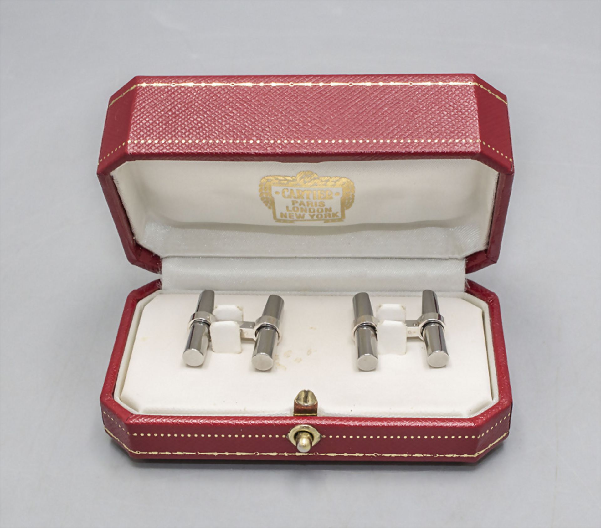 Paar Manschettenknöpfe / A pair of 18 ct gold cuff links, Cartier, Paris, um 2000