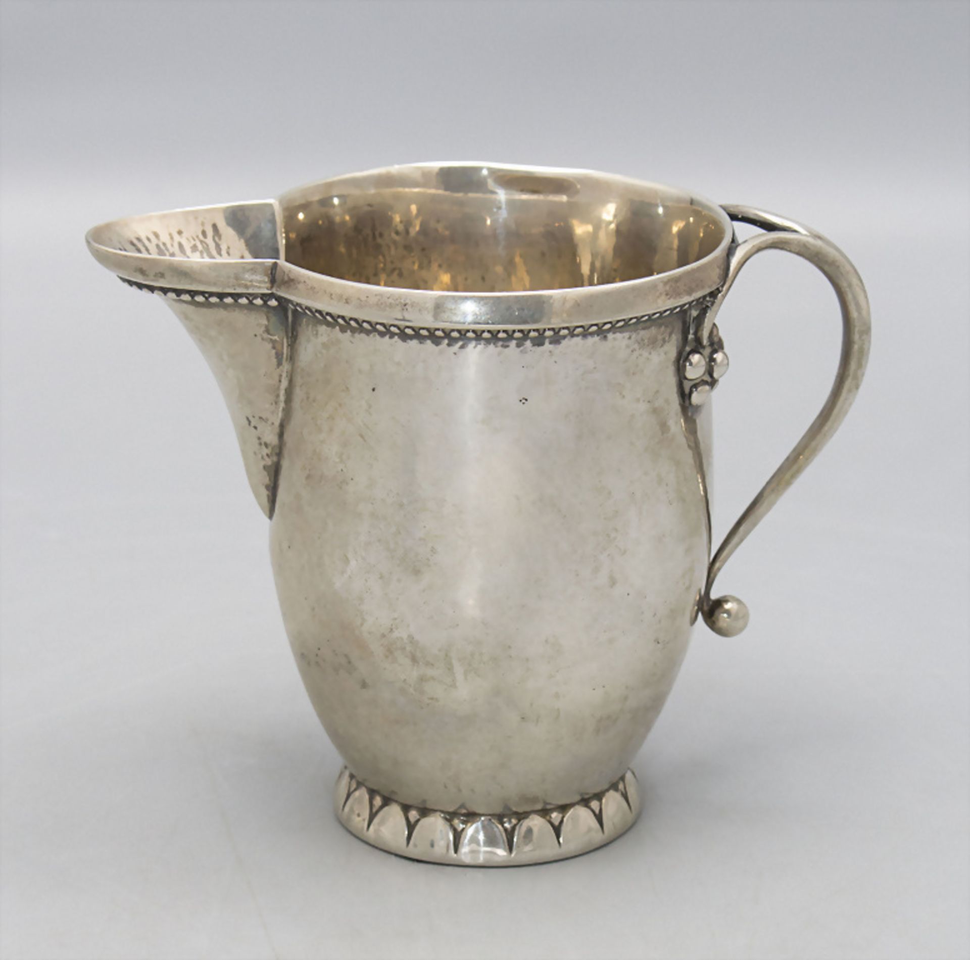 Jugendstil Sahnekännchen Nr. 32 / An Art Nouveau silver creamer no. 32, Georg Jensen, ...