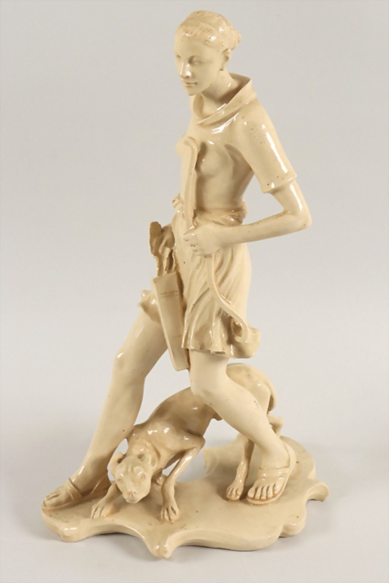 Art Déco Steinzeug Figur 'Diana' / An Art Deco stone ware figure 'Diana', 1946 - Image 3 of 8