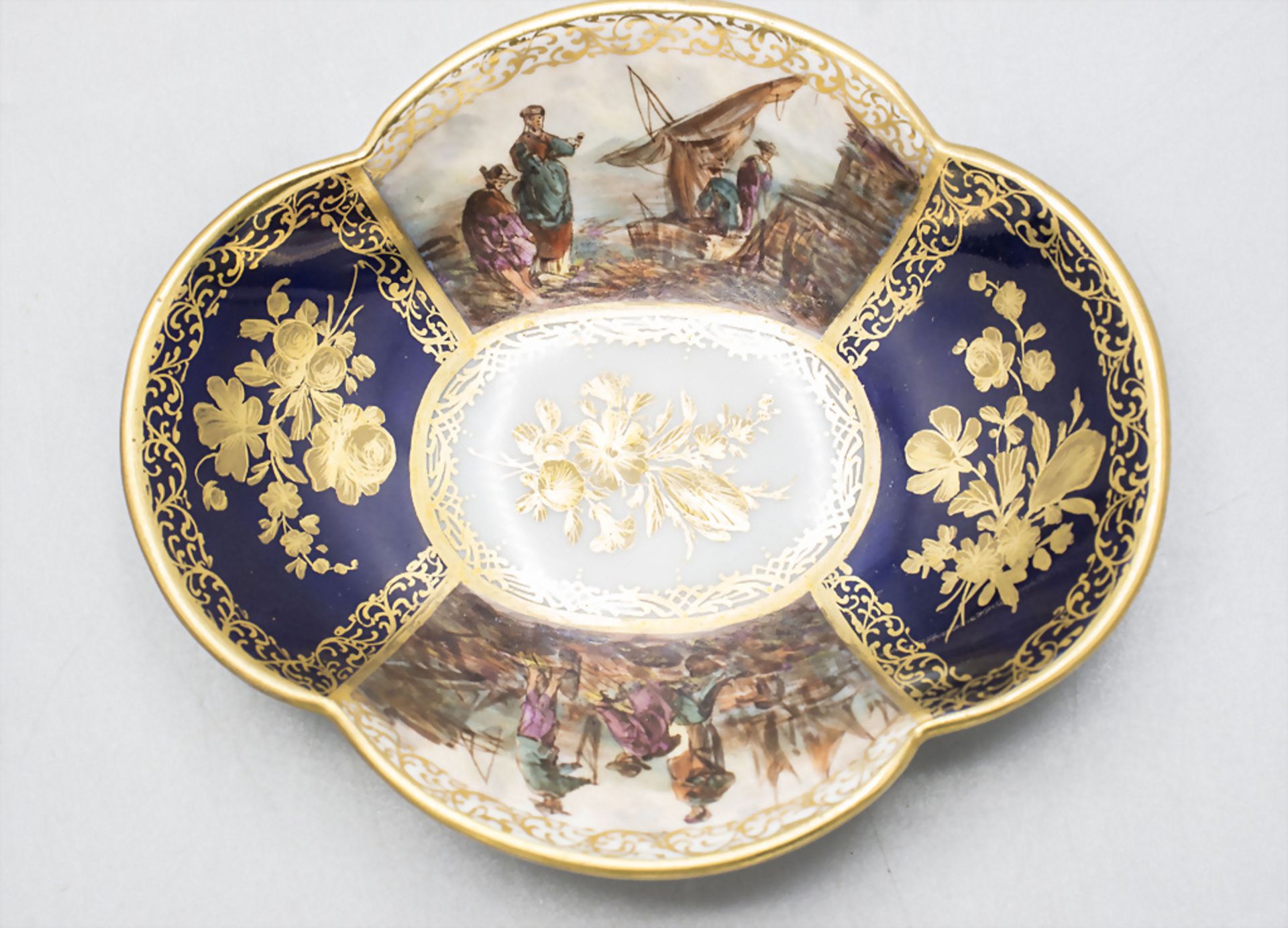 3 Zierschalen mit feinen Uferszenen / 3 decorative dishes finely painted with harbor and shore ... - Image 4 of 7