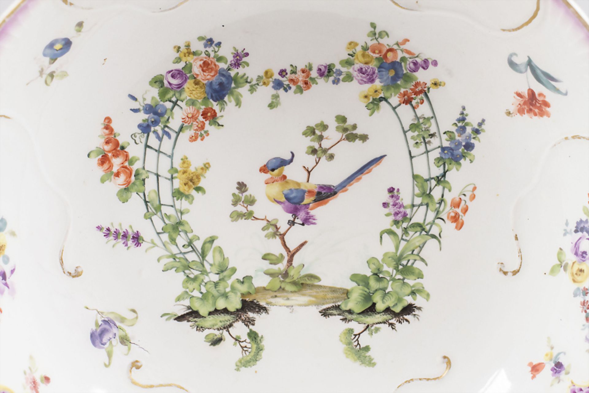 Große Schale mit Paradiesvogel / A large bowl with a paradise bird, Meissen, um 1770 - Image 3 of 5