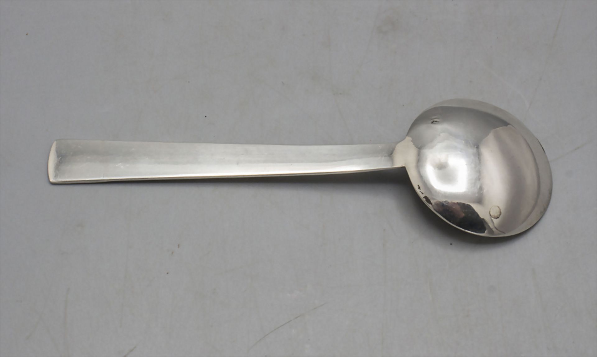Art Déco Dessertlöffel / An Art Deco silver dessert spoon, Ernest Prost, Paris, um 1925 - Bild 2 aus 3
