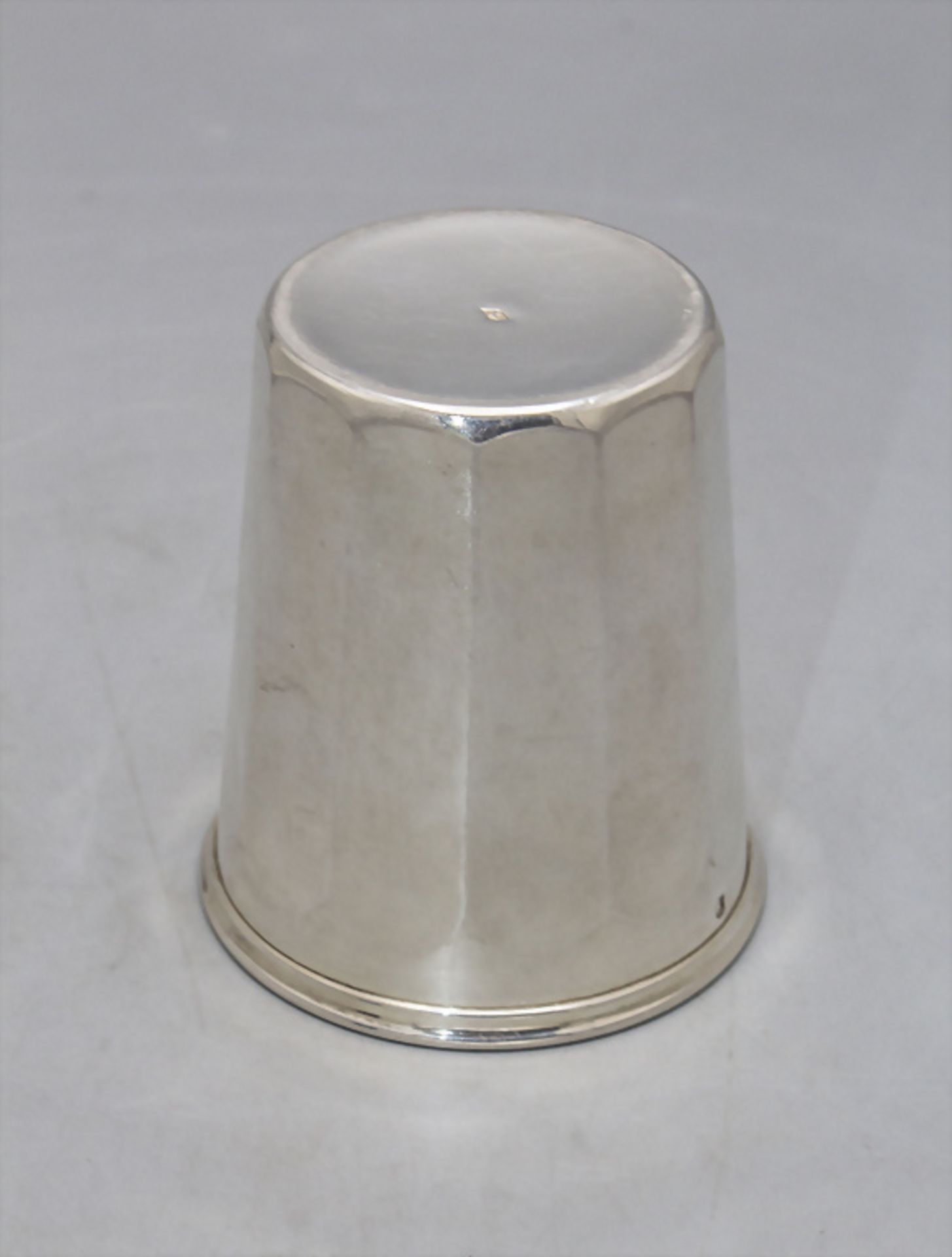 Art Déco Becher / An Art Deco silver beaker, Paris, um 1930 - Image 3 of 5