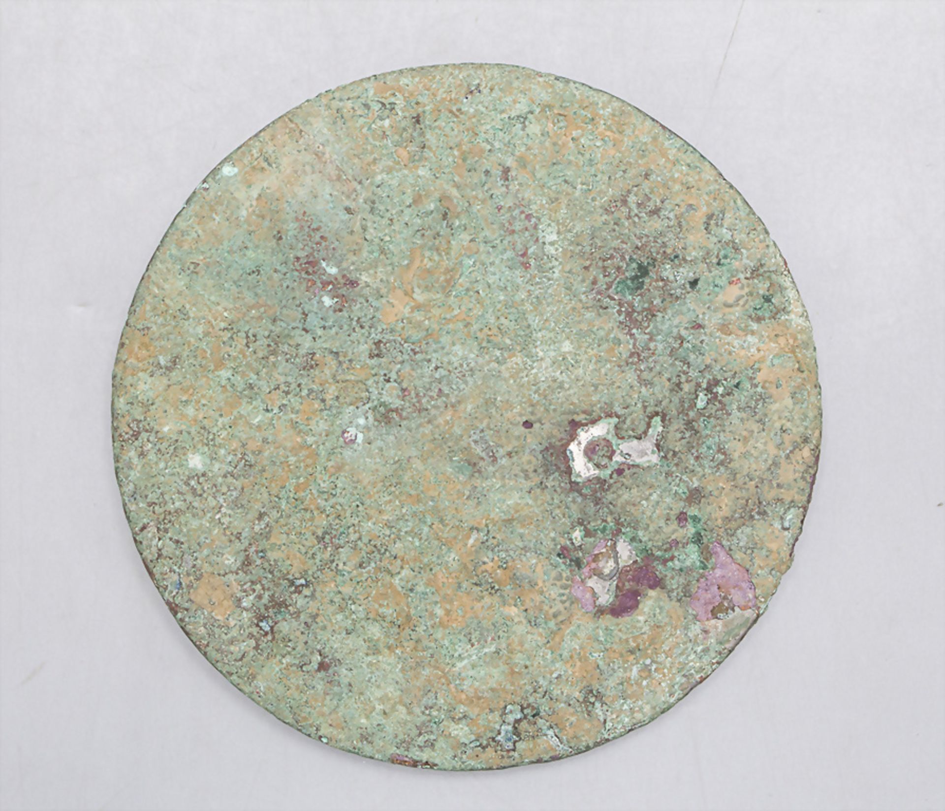 Spiegel / A bronze mirror, China, wohl Han-Dynastie (206 v.Chr.- 220 n.Chr.) - Bild 3 aus 3