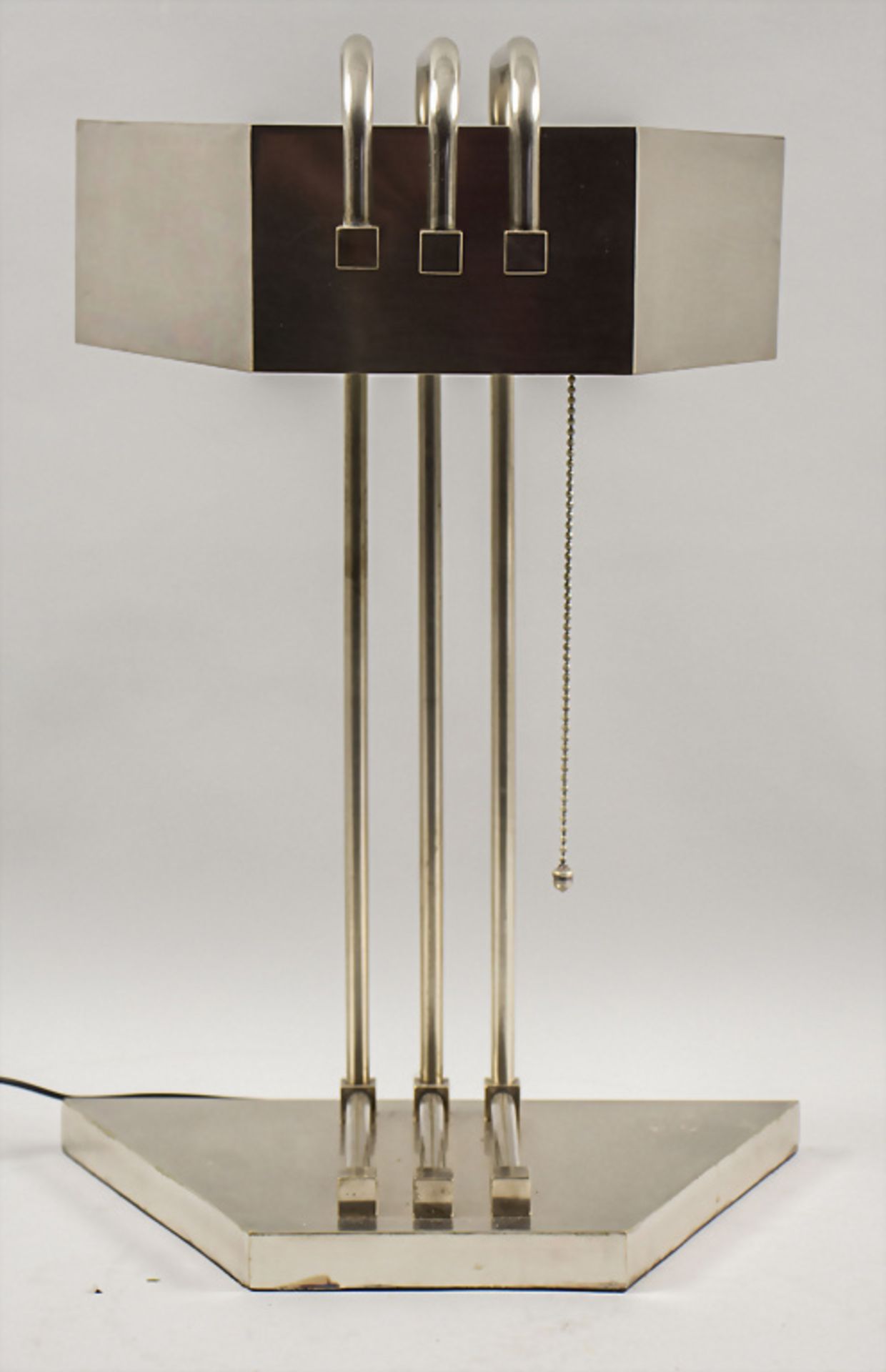 Bauhaus-Design Tischlampe / A Bauhaus design desk lamp, Entwurf um 1925 - Bild 2 aus 9