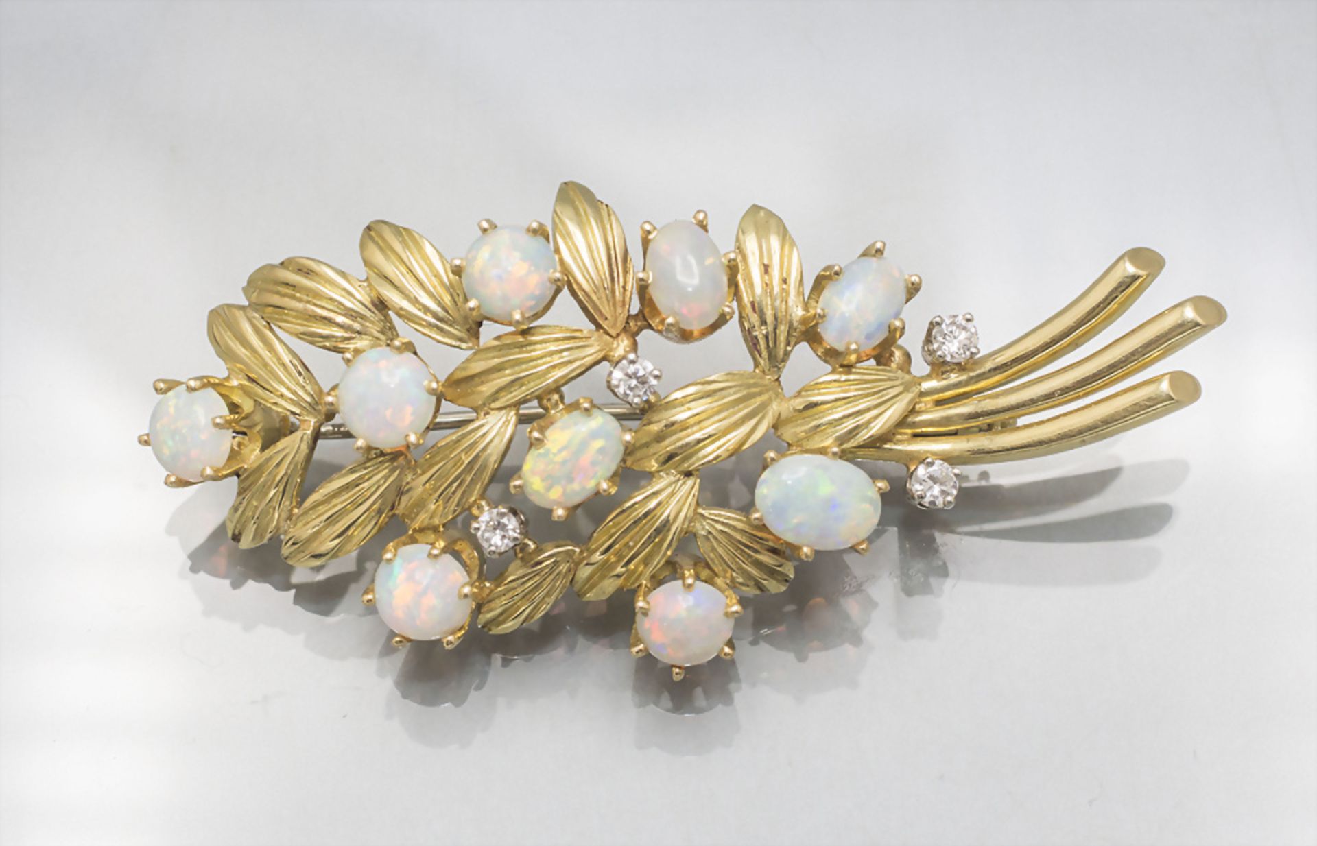 Goldbrosche mit Opalen und Diamanten / An 18 ct gold brooch with opal and diamonds - Bild 2 aus 3
