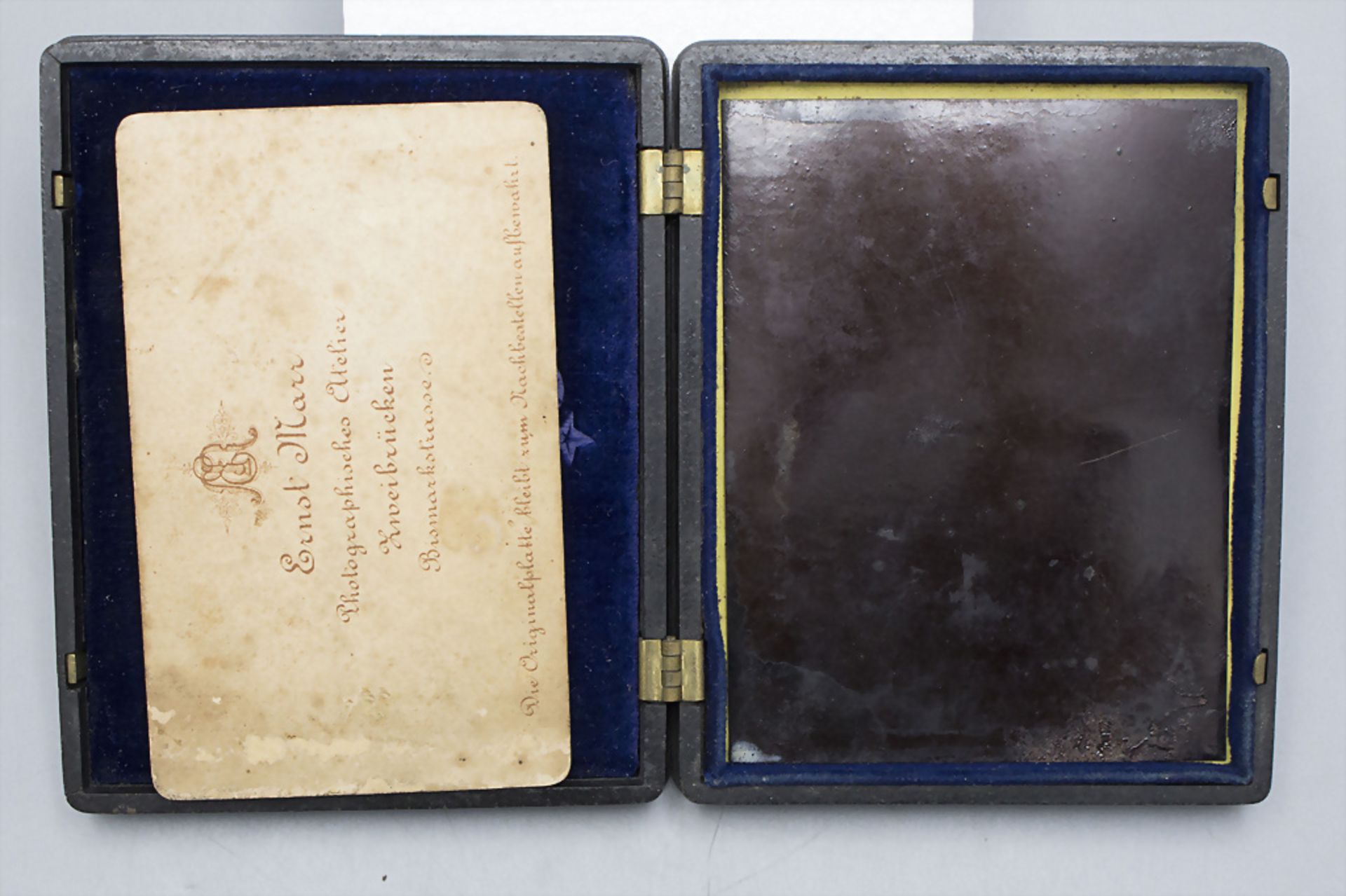 Daguerreotype-Etui mit Bienenkorb / A daguerreotype case with beehive, 19. Jh. - Bild 3 aus 4