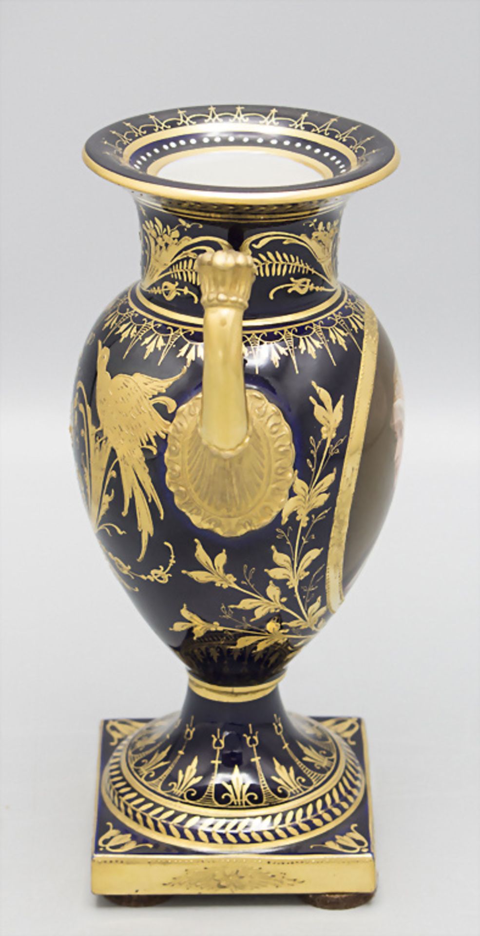 Prächtige Prunkvase mit Wiener Malerei 'Die Patrizierin' / A splendid vase with Vienna style ... - Bild 5 aus 6