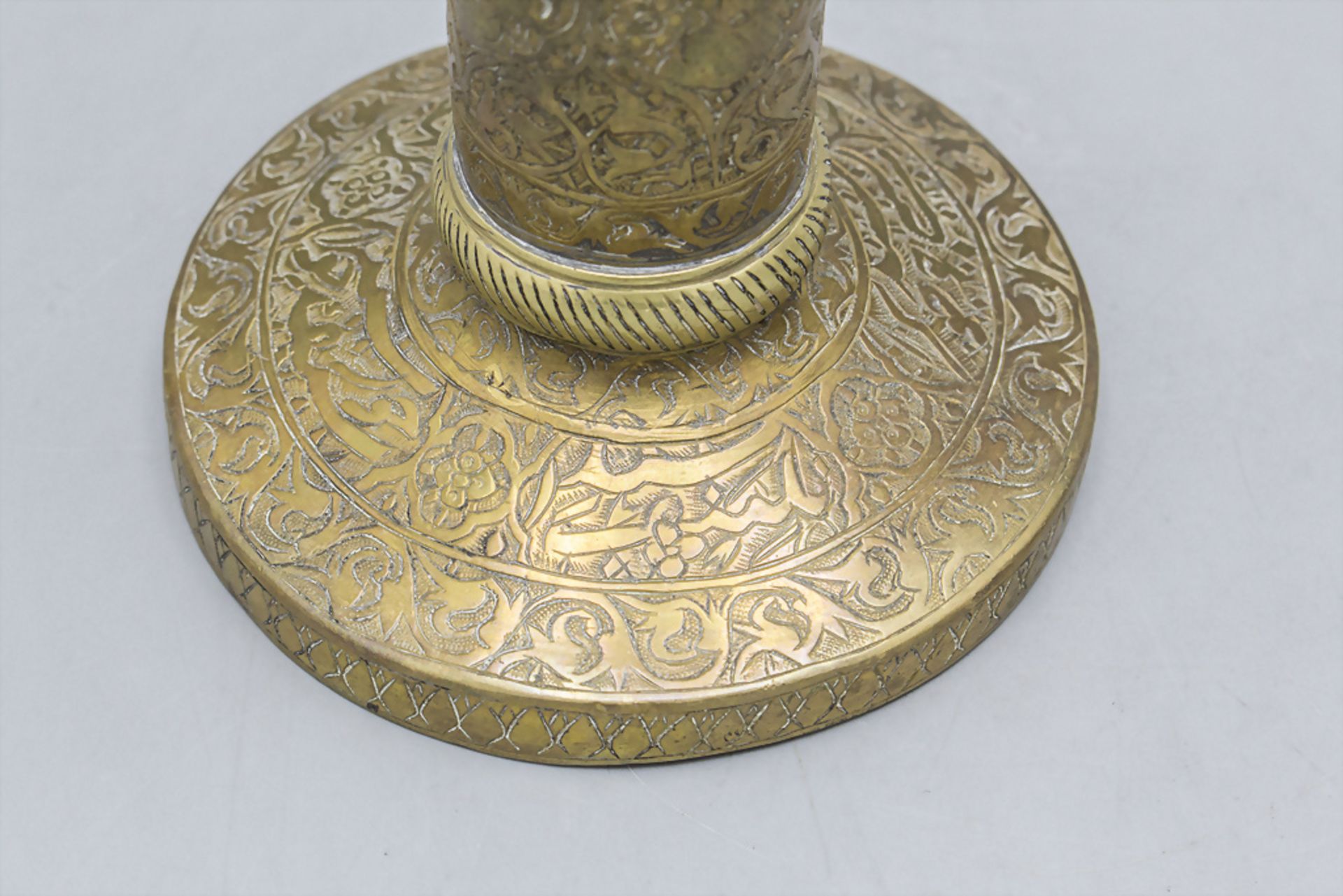 Leuchter Paar / A pair of brass candle holders, Orient, 18. Jh. - Bild 3 aus 4