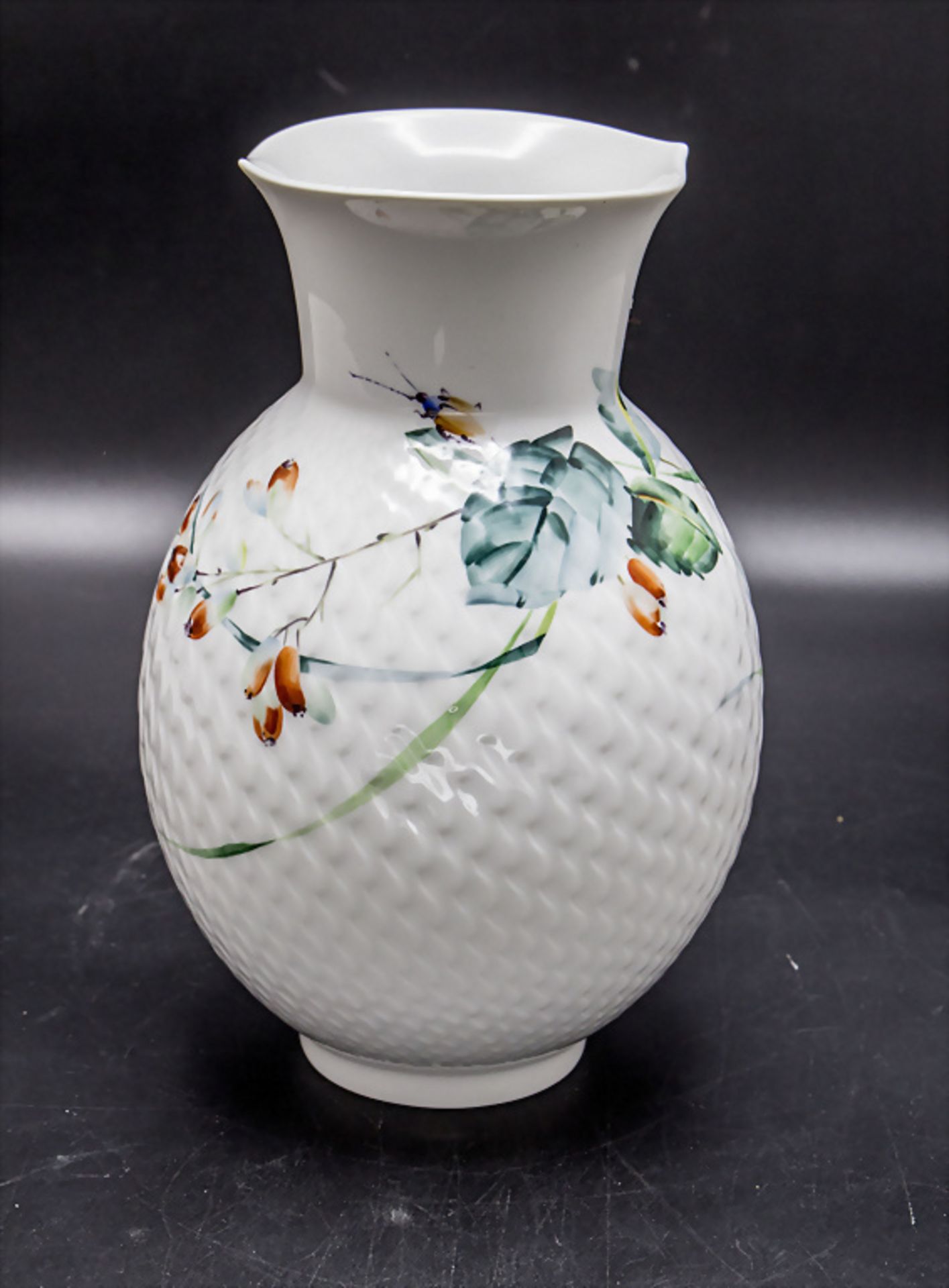 Vase Wellenspiel 'Waldflora mit Insekten' / A vase with rosechips and insect, Sabine Wachs, ...