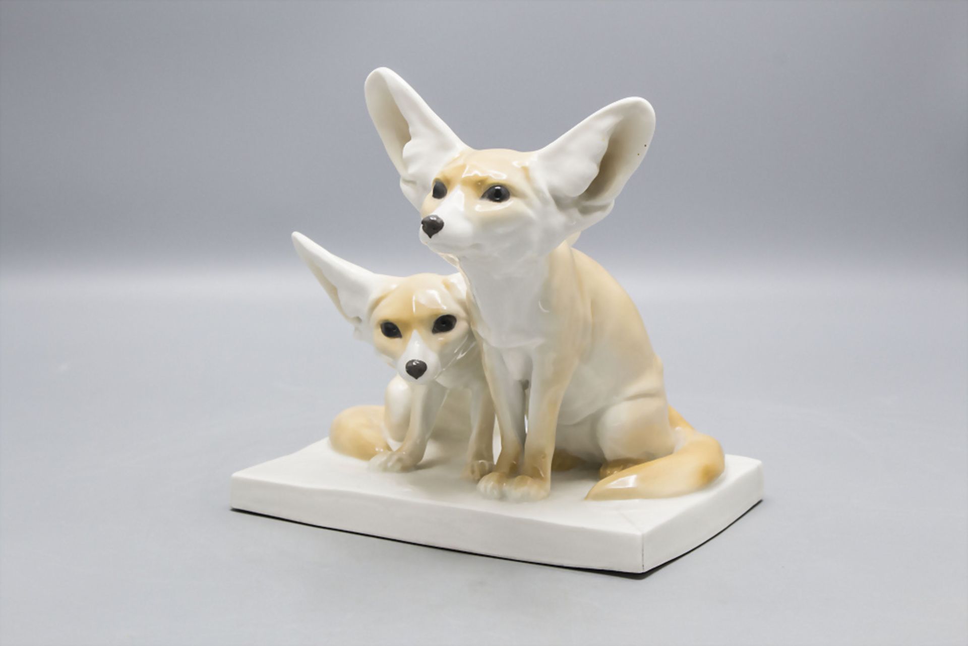 Figurenpaar 'Zwei Wüstenfüchse' / Fenneks / A figural animal group of two desert foxes, Otto ... - Bild 2 aus 6