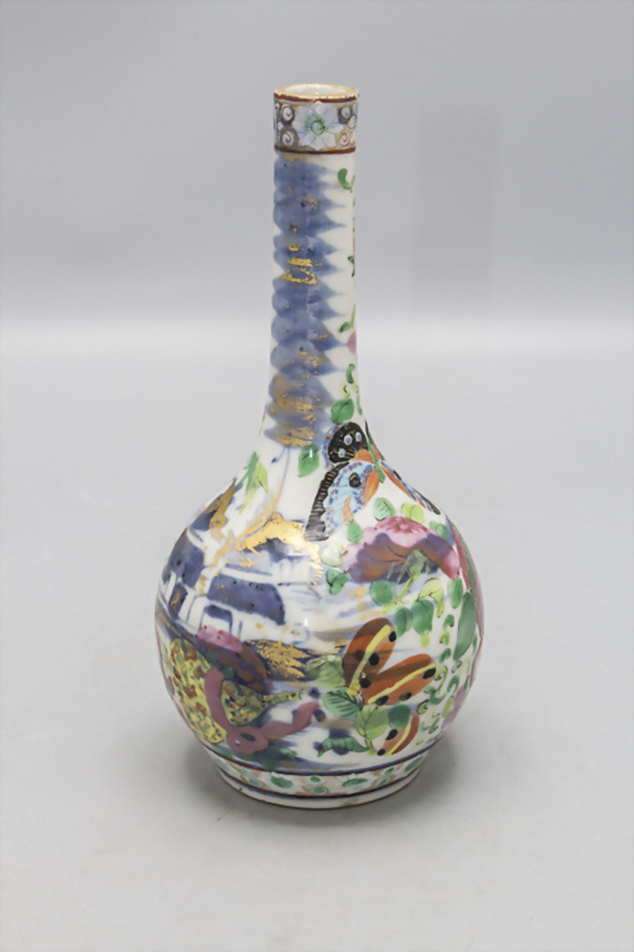 Enghalsvase / A vase, China, Qing-Dynastie (1644-1911) - Bild 2 aus 7