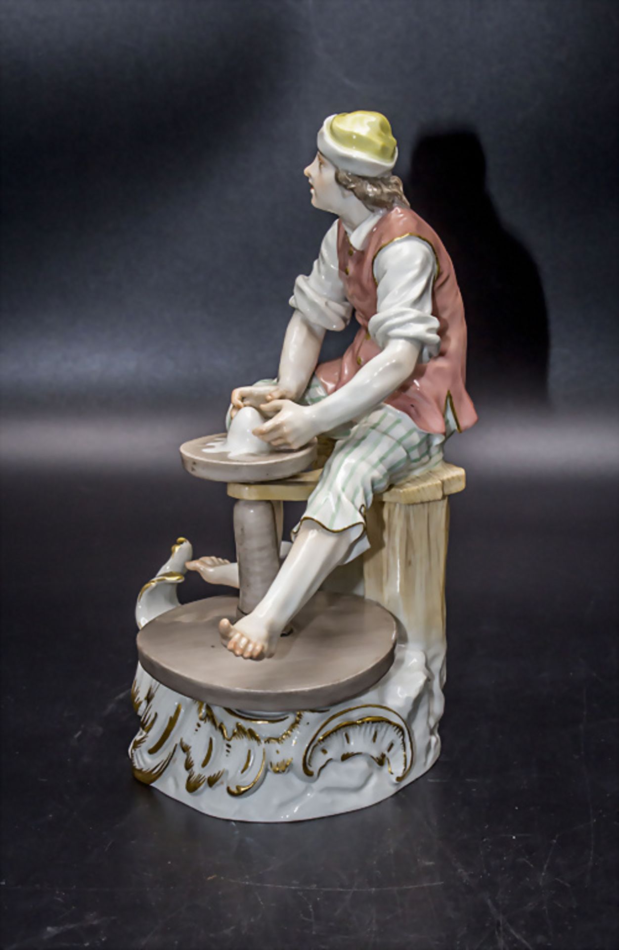 Handwerksfigur 'Töpfer' / A craft figure of a potter, Meissen, nach 1934 - Image 2 of 4