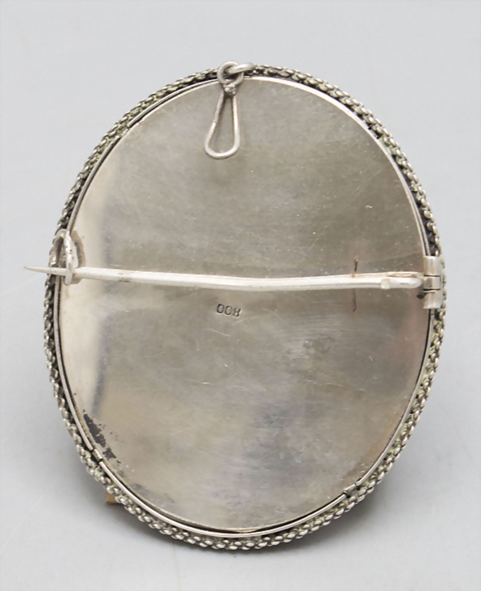 Silberbrosche/Anhänger mit dem Porträt der hl. Maria / A silver brooch/pendant with the ... - Bild 2 aus 2