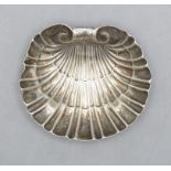 Muschel-Gewürzschälchen / Saliere / A shell shaped salt cellar, Spanien, naxh 1934