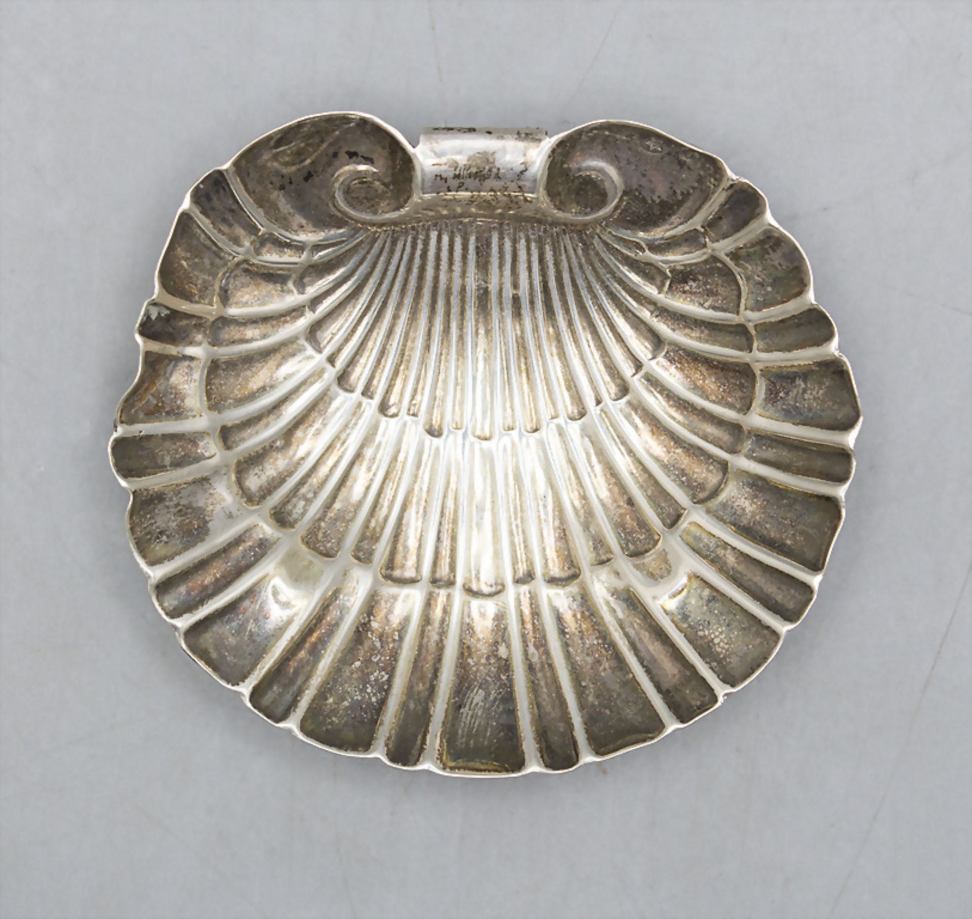 Muschel-Gewürzschälchen / Saliere / A shell shaped salt cellar, Spanien, naxh 1934