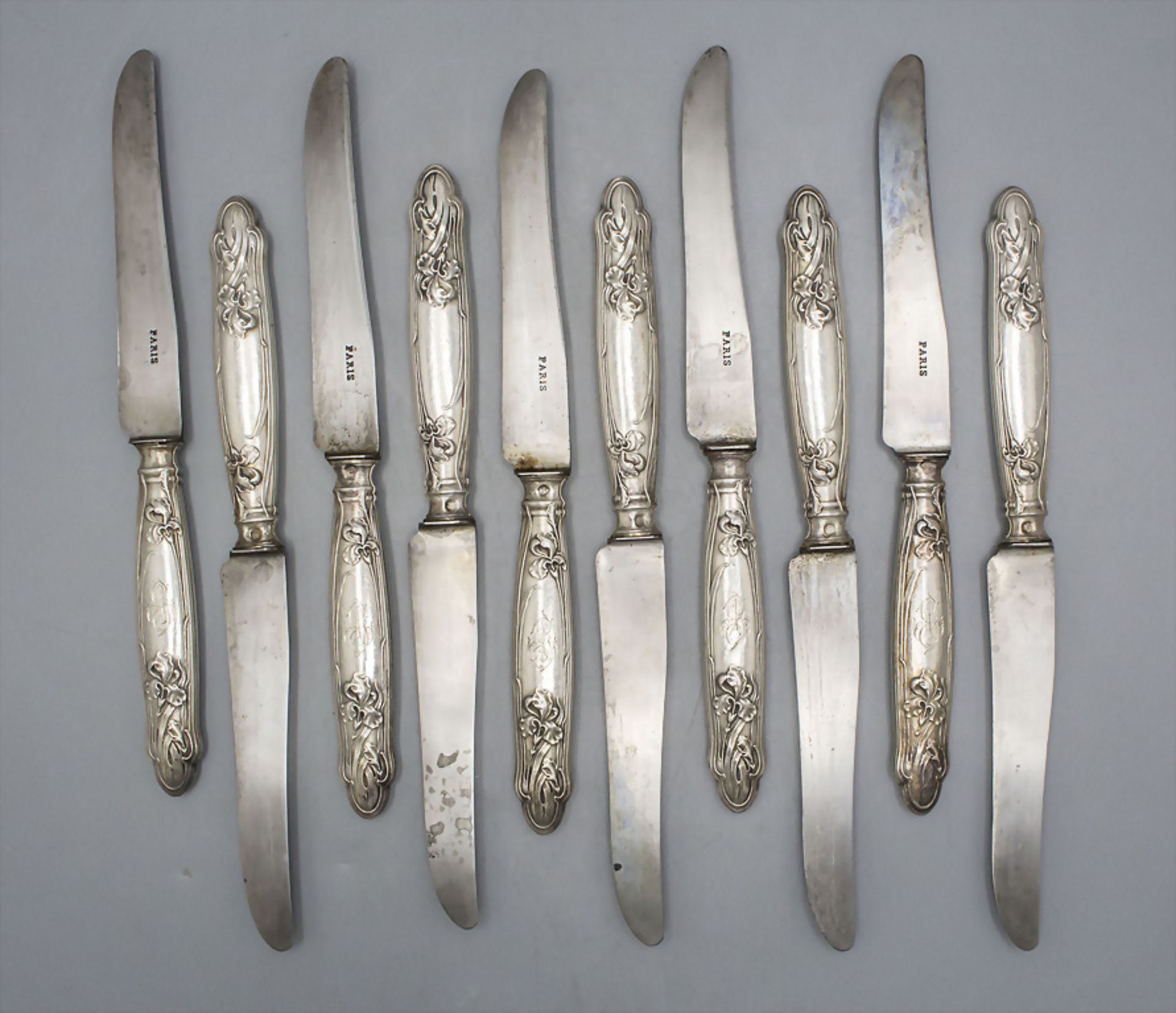 10 Jugendstil Messer mit Schwertlilien / 10 Art Nouveau silver knives with lilies, Louis ...