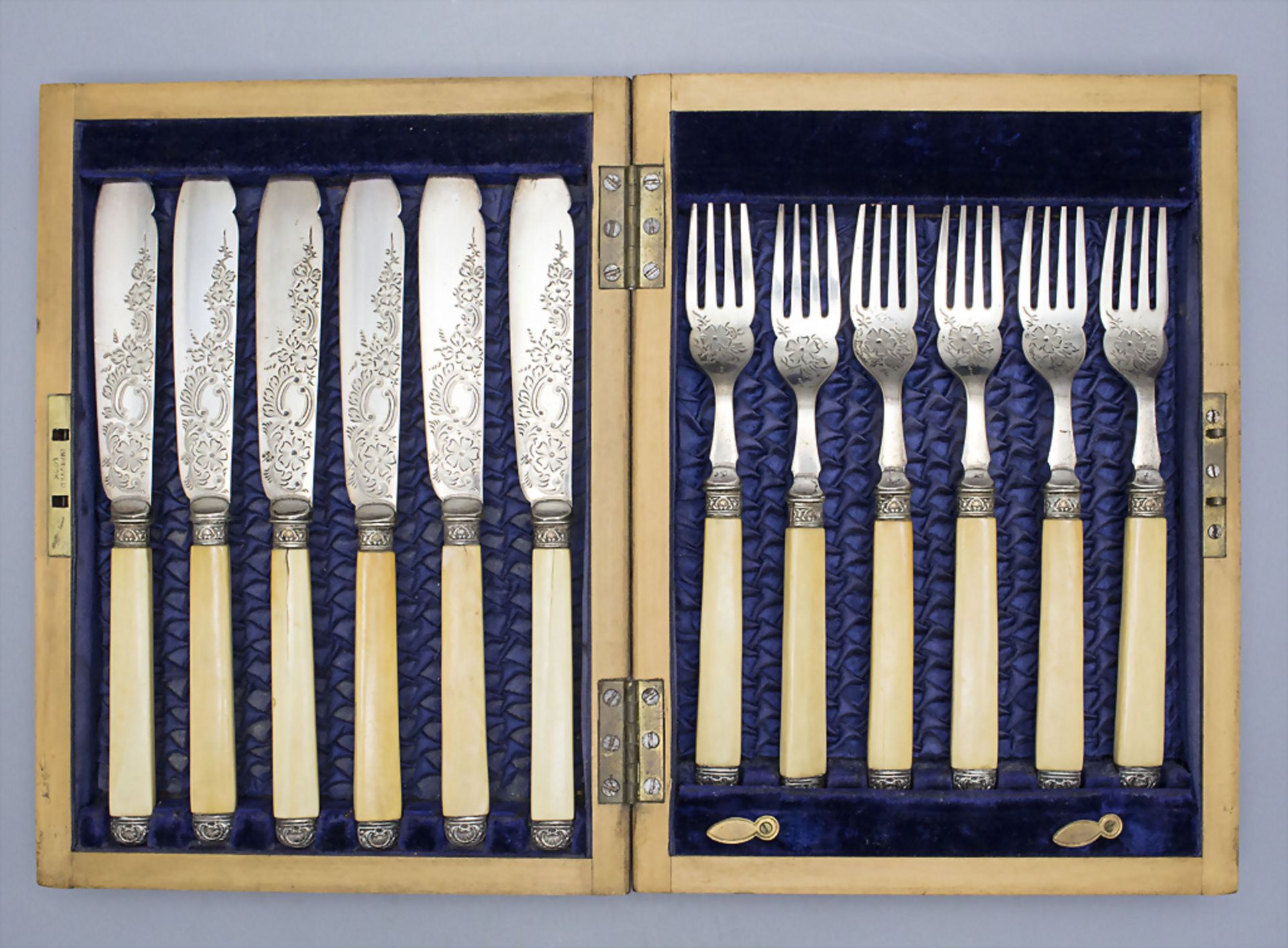 Obstbesteck für 6 Personen / A fruit cutlery for 6 persons, England, um 1900