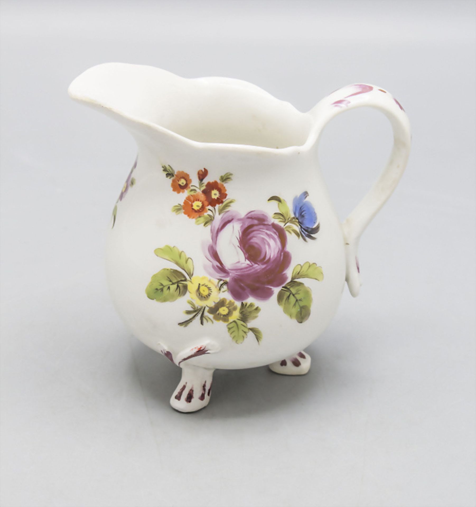 Milchkännchen mit Blumenmalerei / A milk jug with flowers, Wien, Ende 18. Jh.