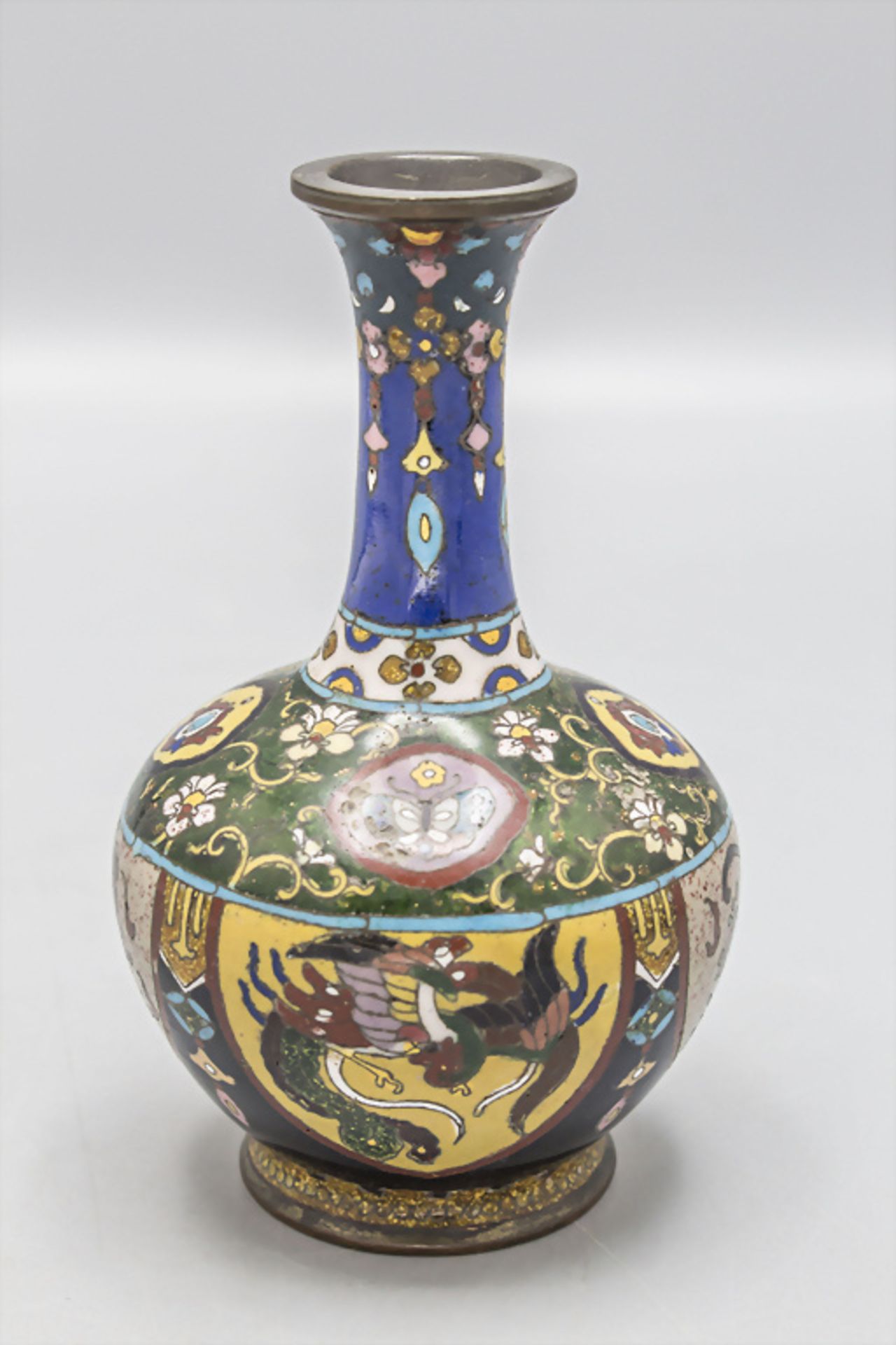 Kleine Cloisonné-Vase / A small cloisonné vase, 19./20. Jh. - Image 3 of 5