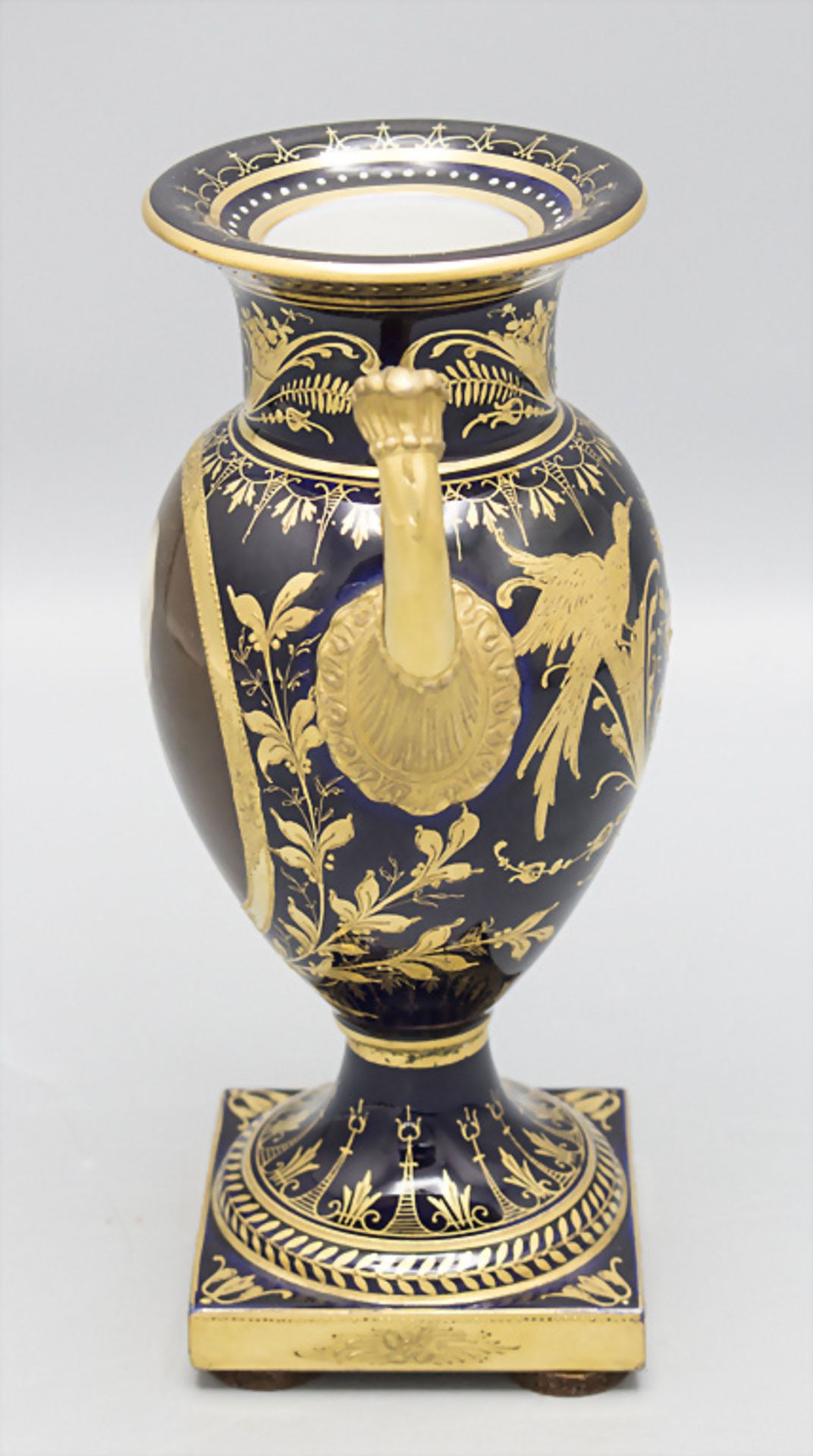 Prächtige Prunkvase mit Wiener Malerei 'Die Patrizierin' / A splendid vase with Vienna style ... - Bild 3 aus 6