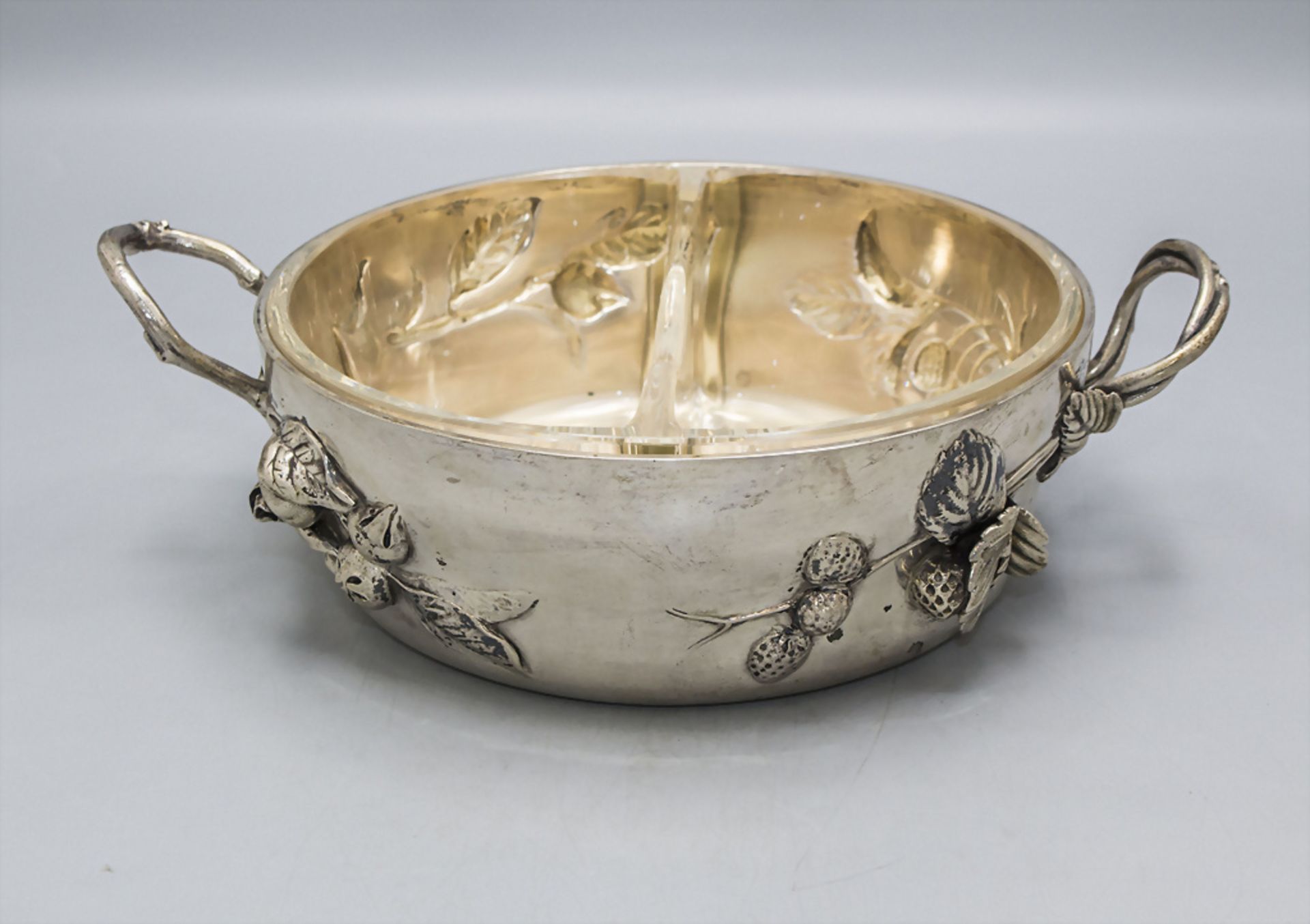 Jugendstil Silberschale mit Mispeln und Erdbeeren / An Art Nouveau silver bowl with medlars ... - Image 3 of 8