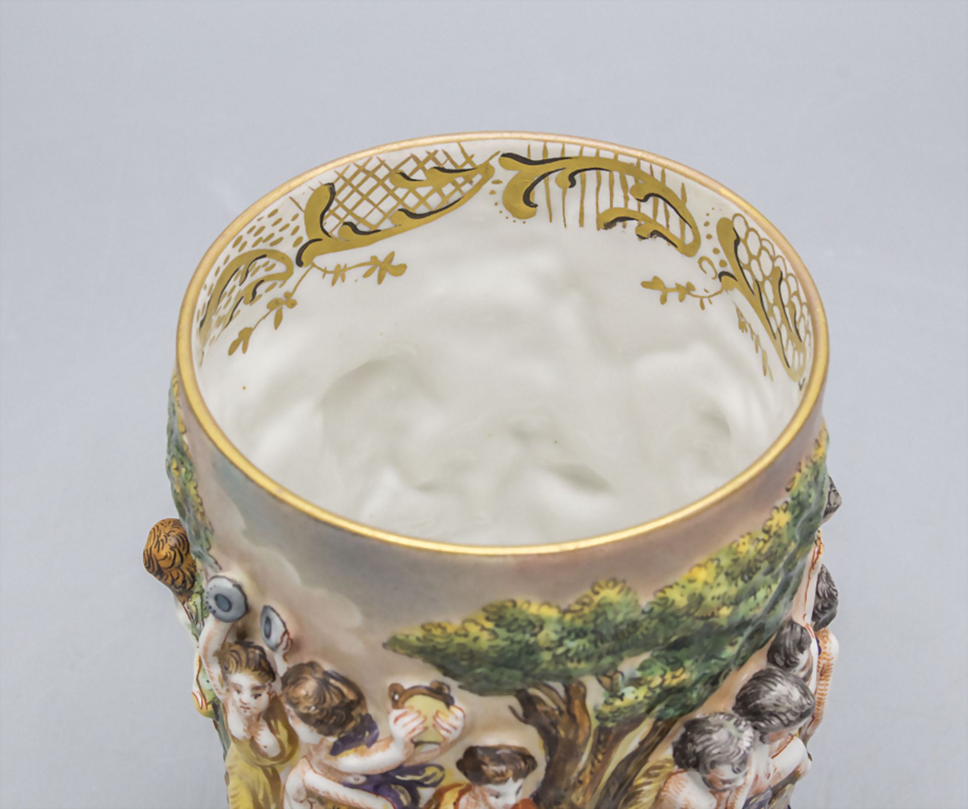 Ziergefäß / Vase im Capodimonte-Stil / A decorative vase, Ernst Bohne & Söhne, Rudolstadt, um 1900 - Bild 5 aus 6