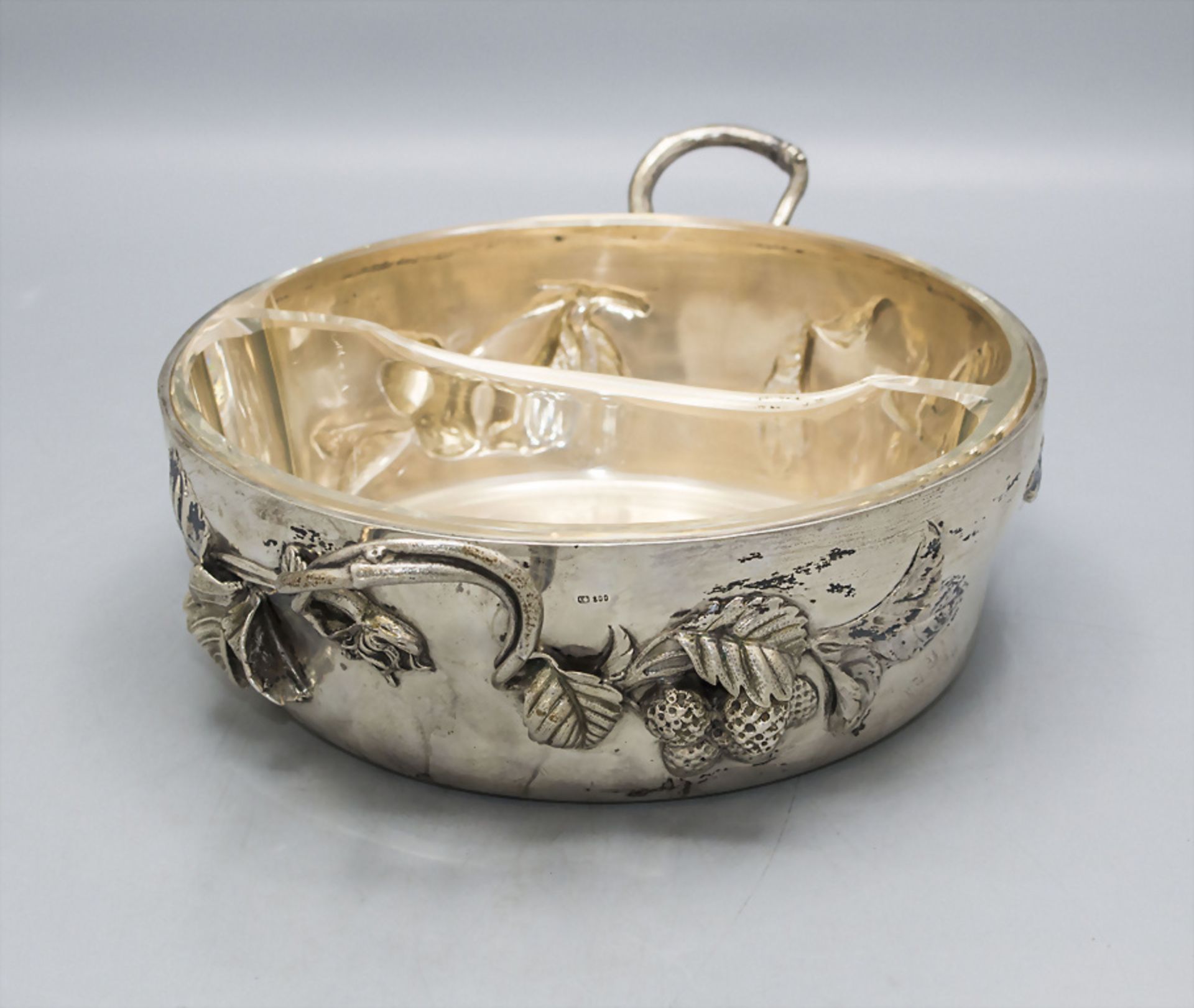 Jugendstil Silberschale mit Mispeln und Erdbeeren / An Art Nouveau silver bowl with medlars ... - Bild 4 aus 8