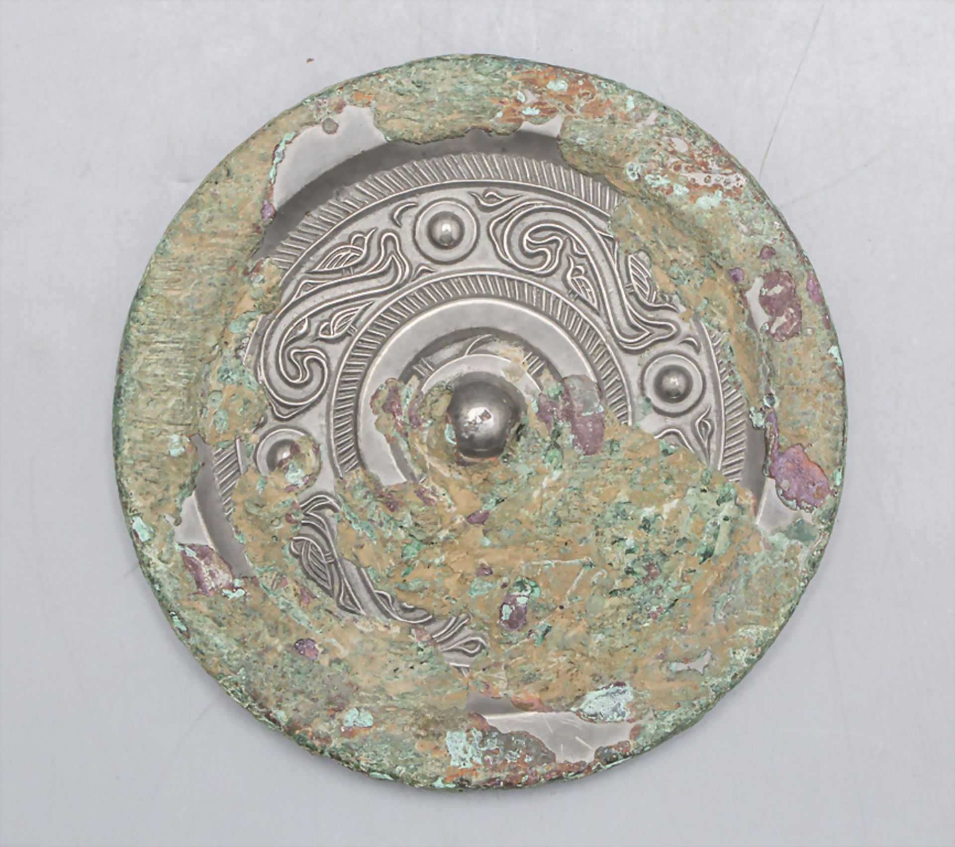Spiegel / A bronze mirror, China, wohl Han-Dynastie (206 v.Chr.- 220 n.Chr.)