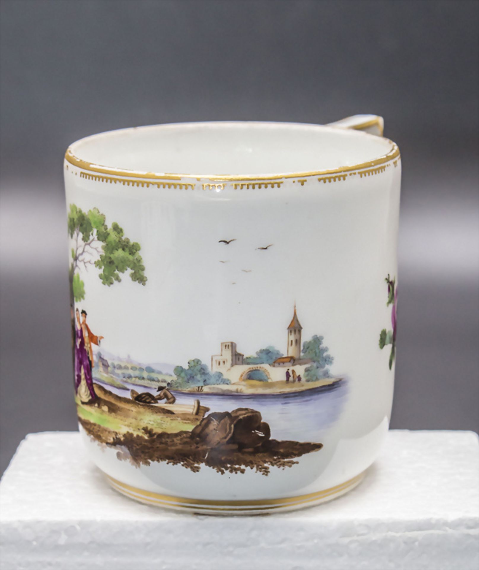 Tasse und Untertasse mit Landschaftszenen / A cup and saucer with landscapes, Marcolini ... - Image 5 of 8