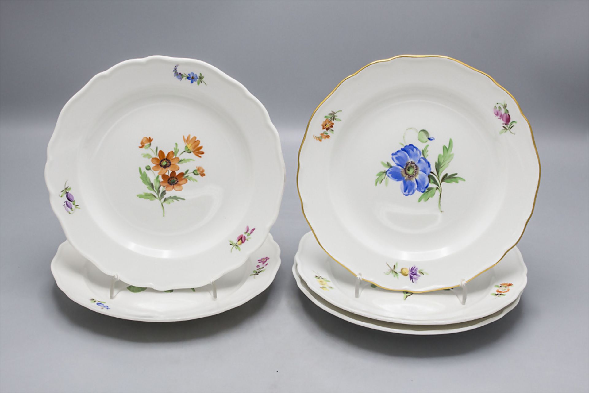 5 Teller mit Blumenmalerei / 5 plates with different flowers, Meissen, Mitte/Ende 19. Jh.