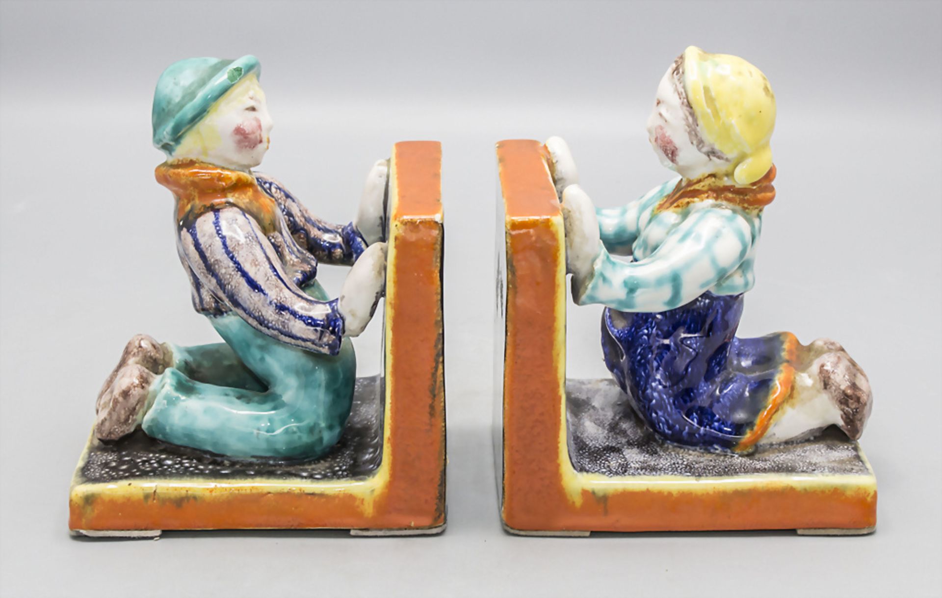 Paar Buchstützen / A pair of bookends, wohl Kufstein, Entwurf Walter Bosse, um 1930